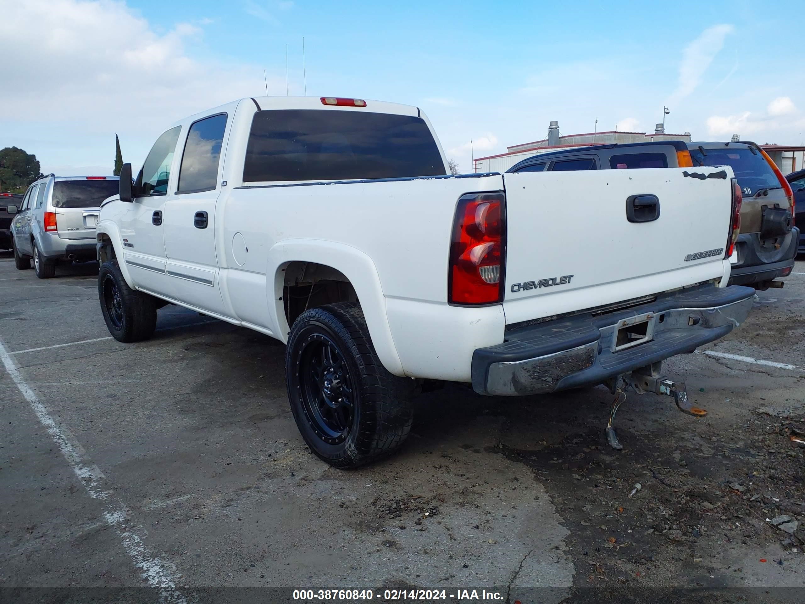 Photo 2 VIN: 1GCHK23265F918457 - CHEVROLET SILVERADO 