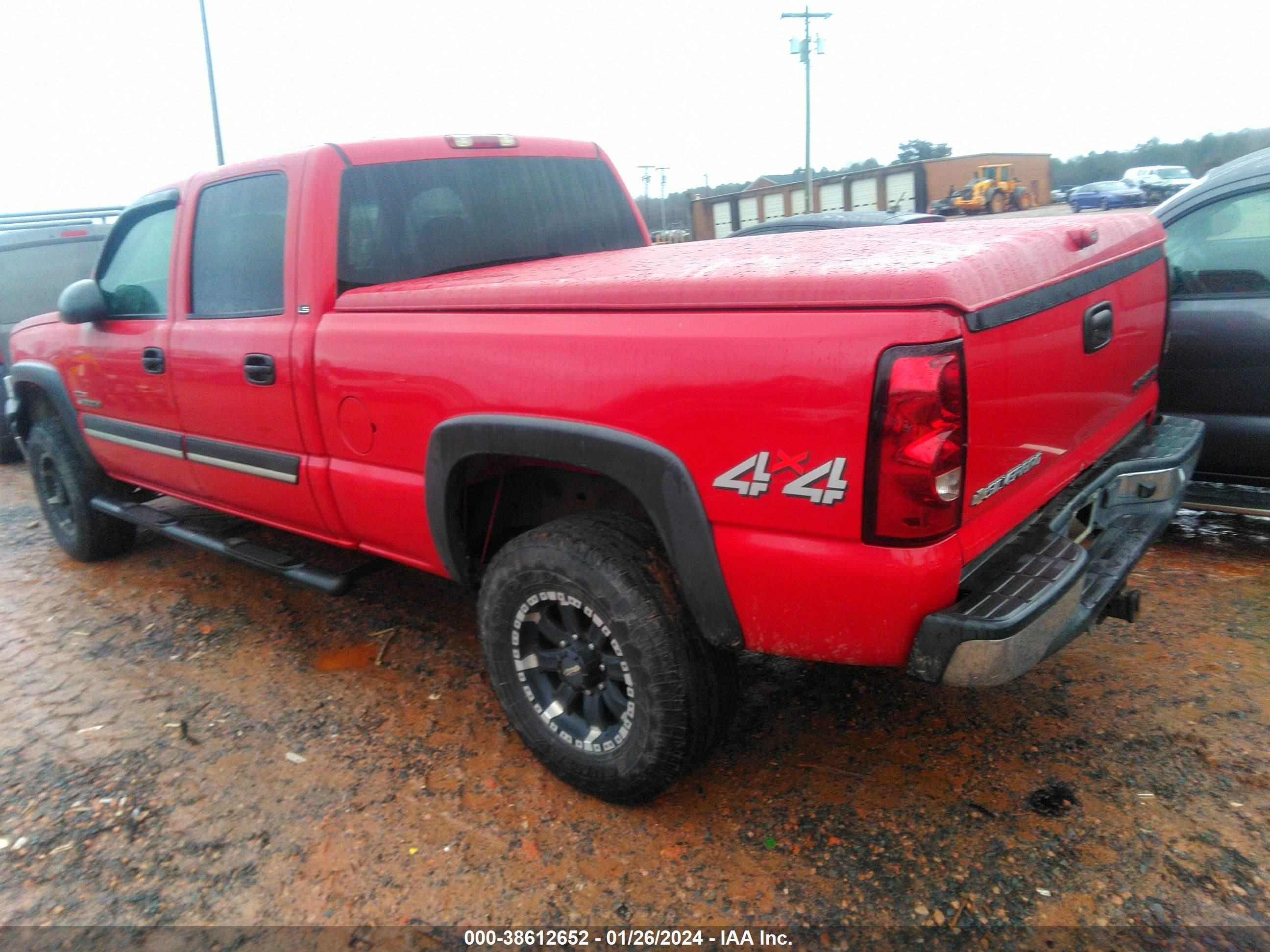 Photo 2 VIN: 1GCHK232X5F804137 - CHEVROLET SILVERADO 