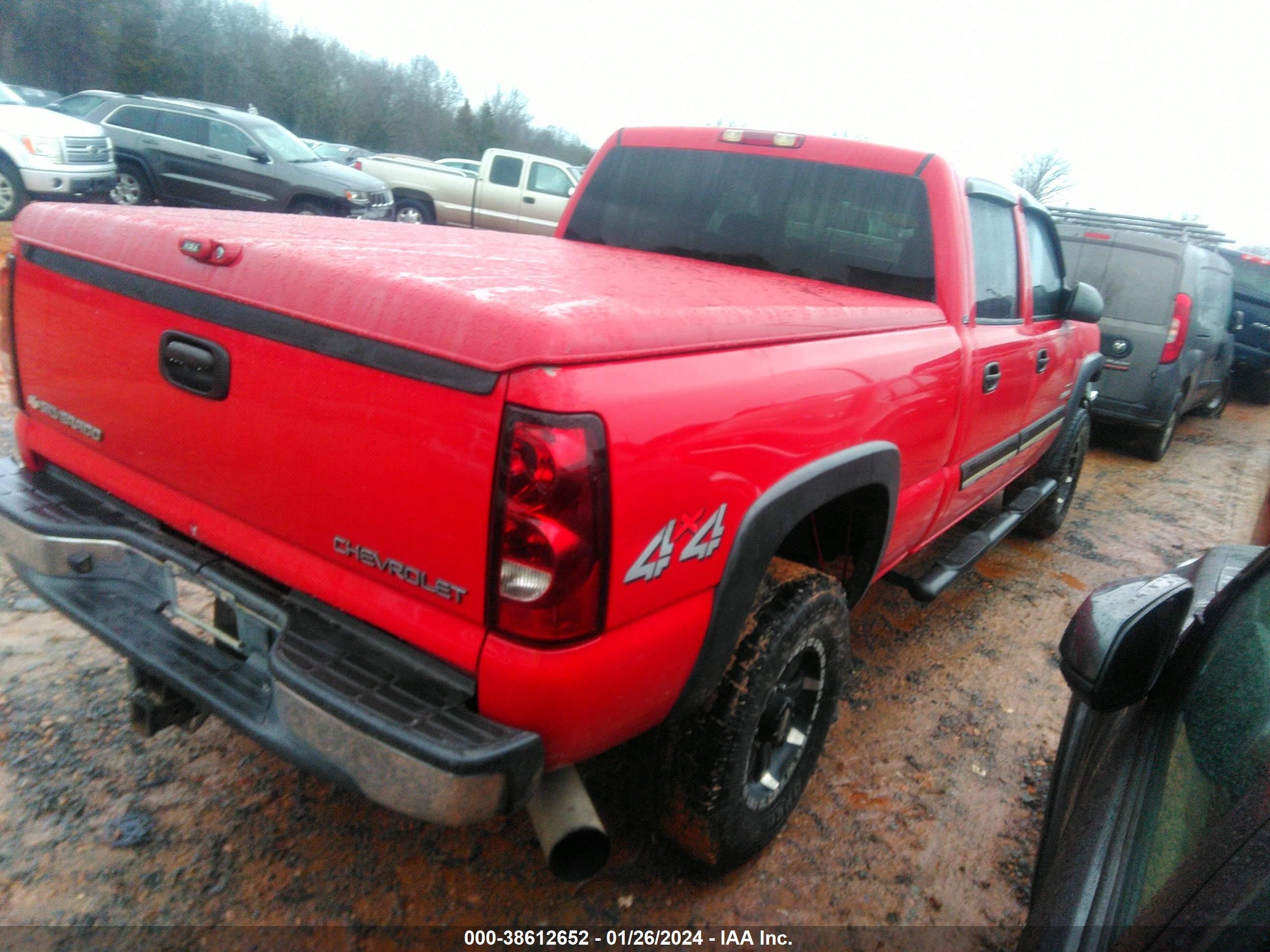 Photo 3 VIN: 1GCHK232X5F804137 - CHEVROLET SILVERADO 