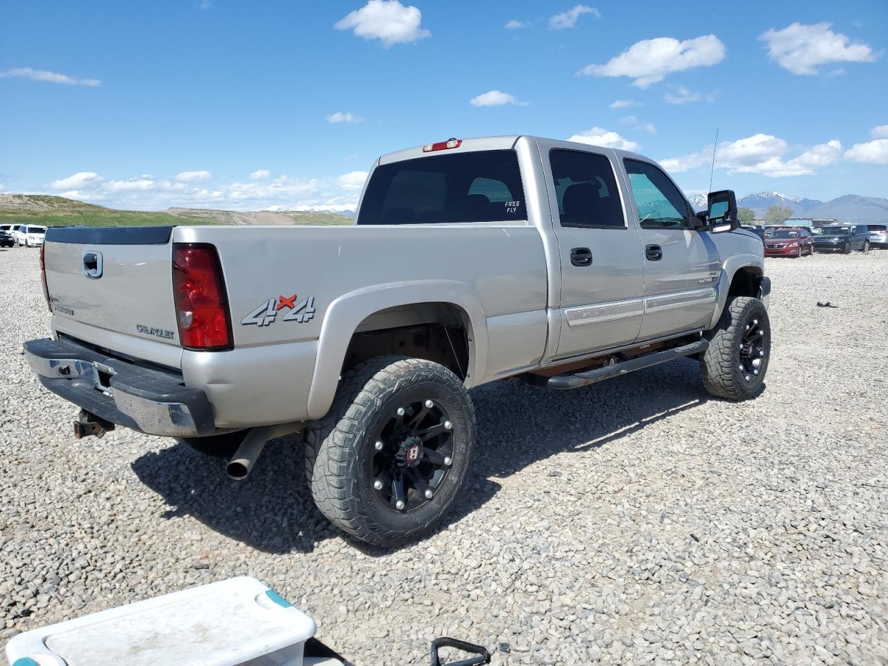 Photo 2 VIN: 1GCHK232X5F914170 - CHEVROLET SILVERADO 