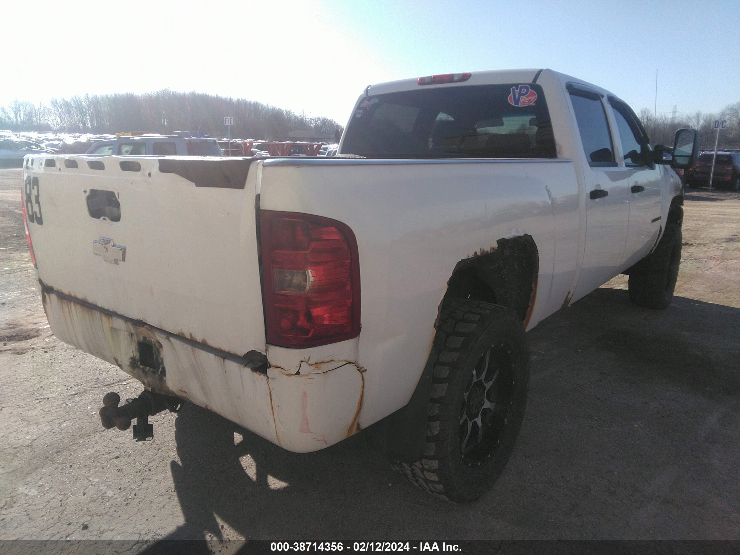 Photo 3 VIN: 1GCHK23618F186522 - CHEVROLET SILVERADO 