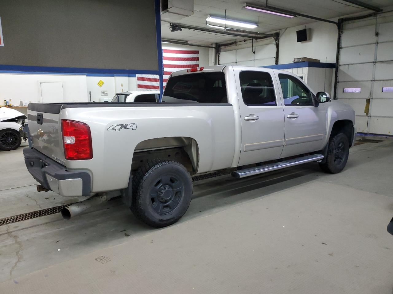 Photo 2 VIN: 1GCHK23638F164313 - CHEVROLET SILVERADO 