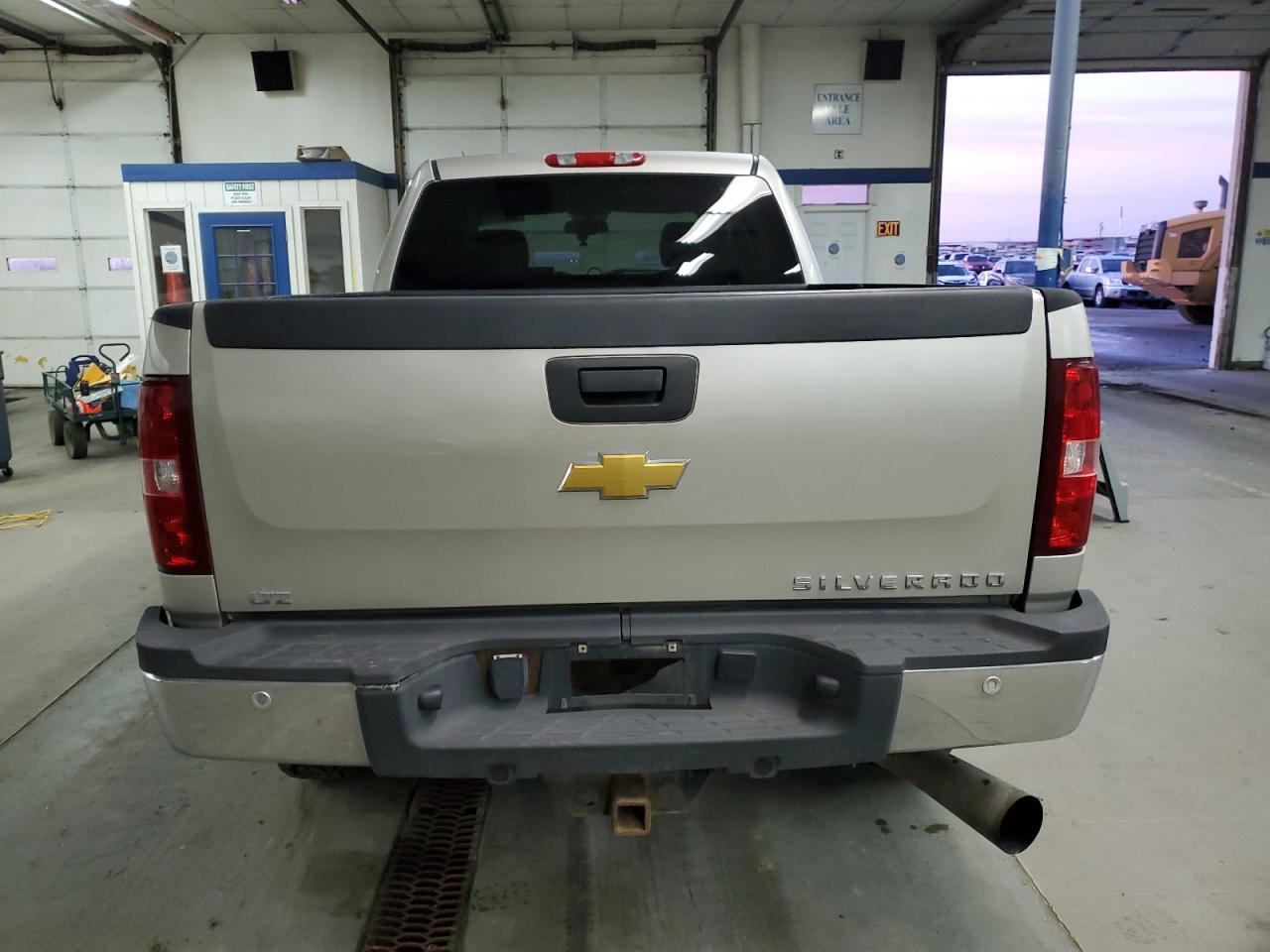 Photo 5 VIN: 1GCHK23638F164313 - CHEVROLET SILVERADO 