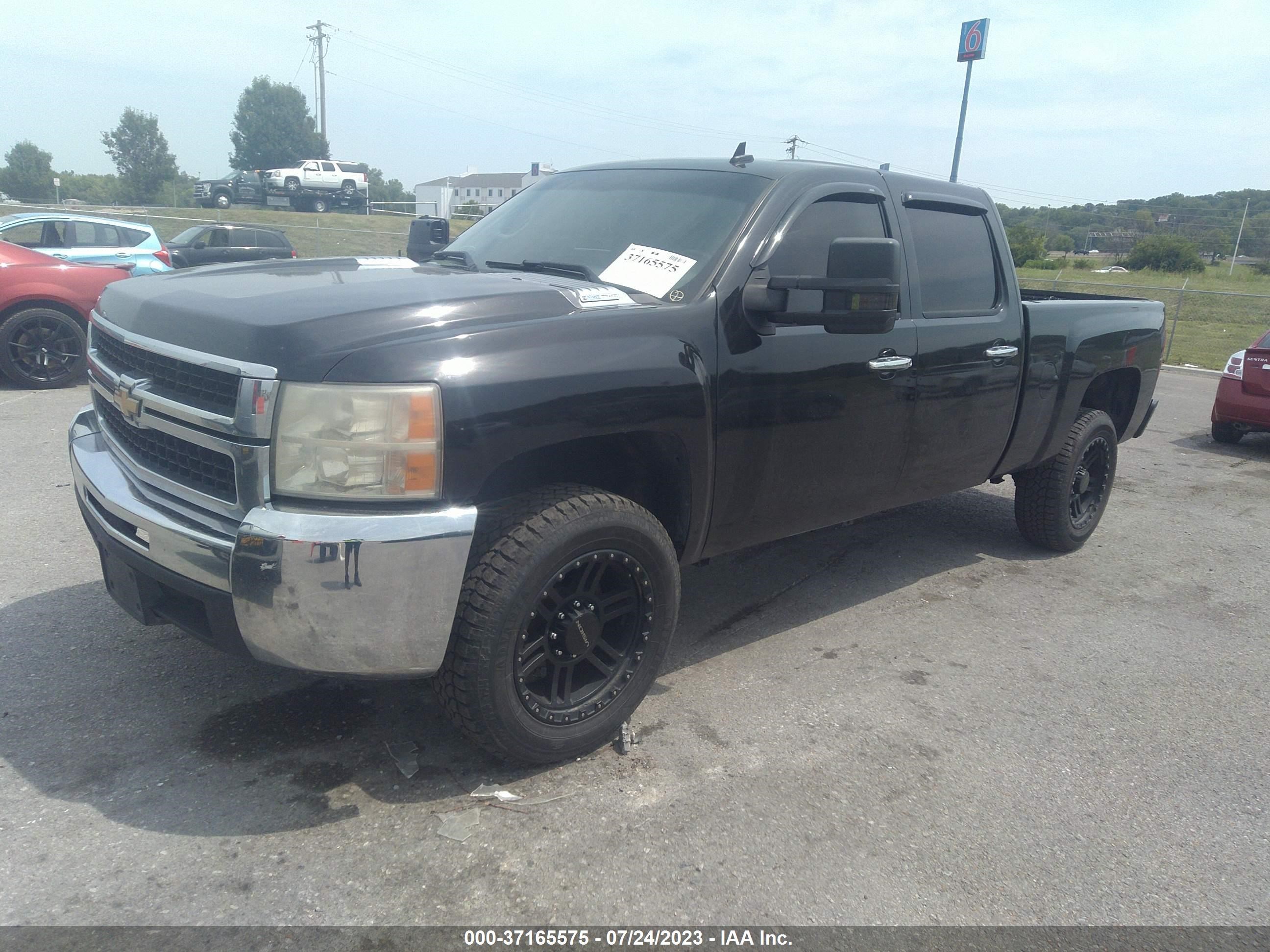 Photo 1 VIN: 1GCHK23648F110373 - CHEVROLET SILVERADO 