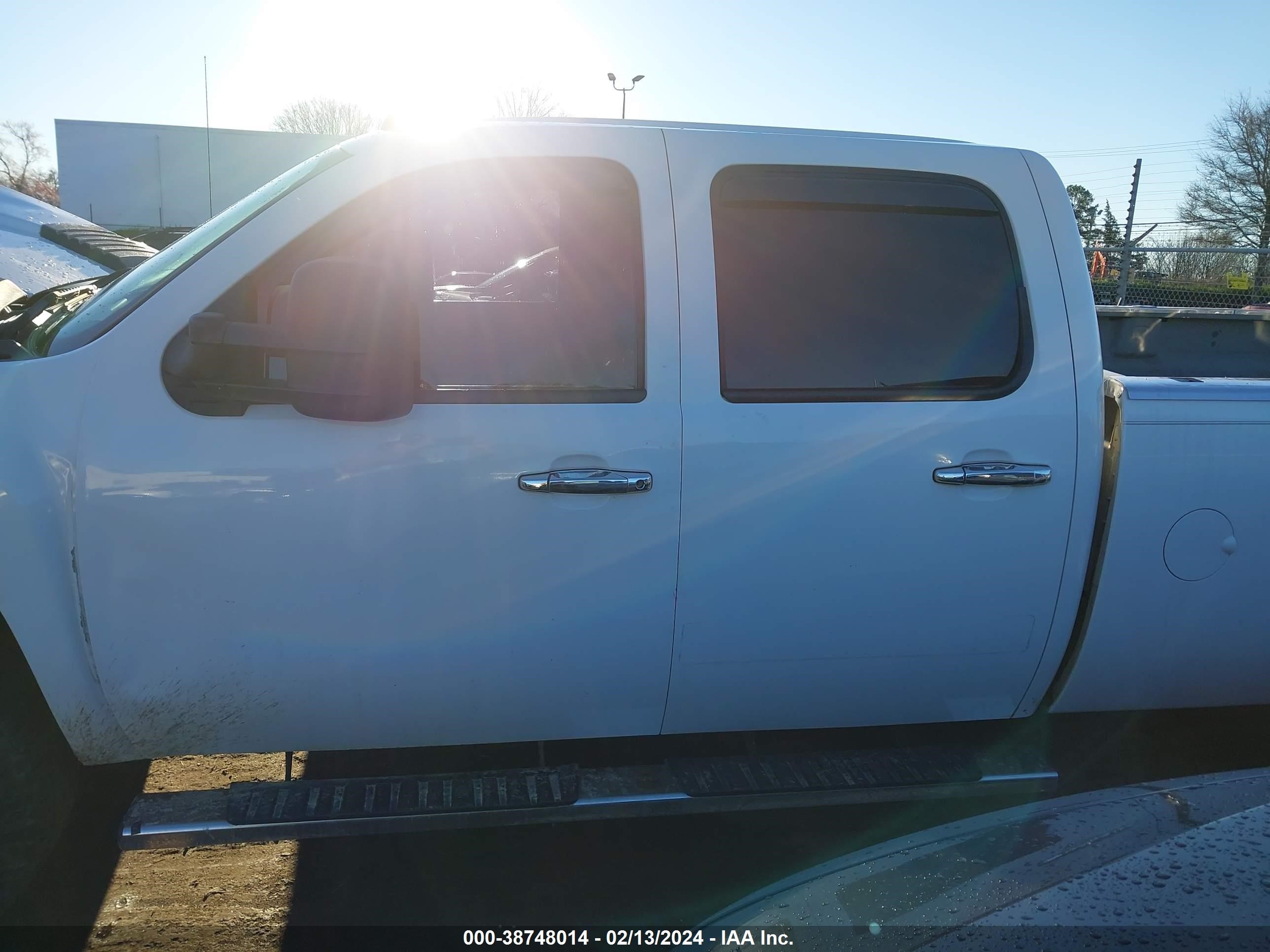 Photo 13 VIN: 1GCHK236X8F130272 - CHEVROLET SILVERADO 