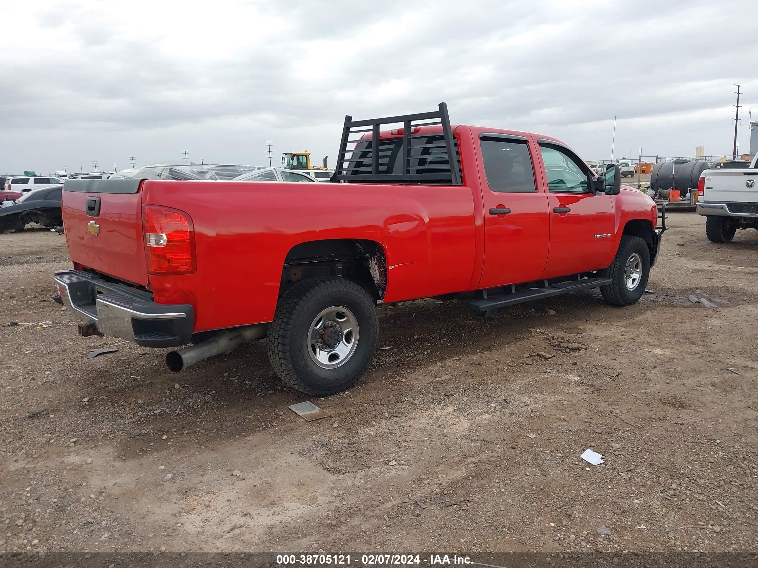 Photo 3 VIN: 1GCHK236X8F200286 - CHEVROLET SILVERADO 