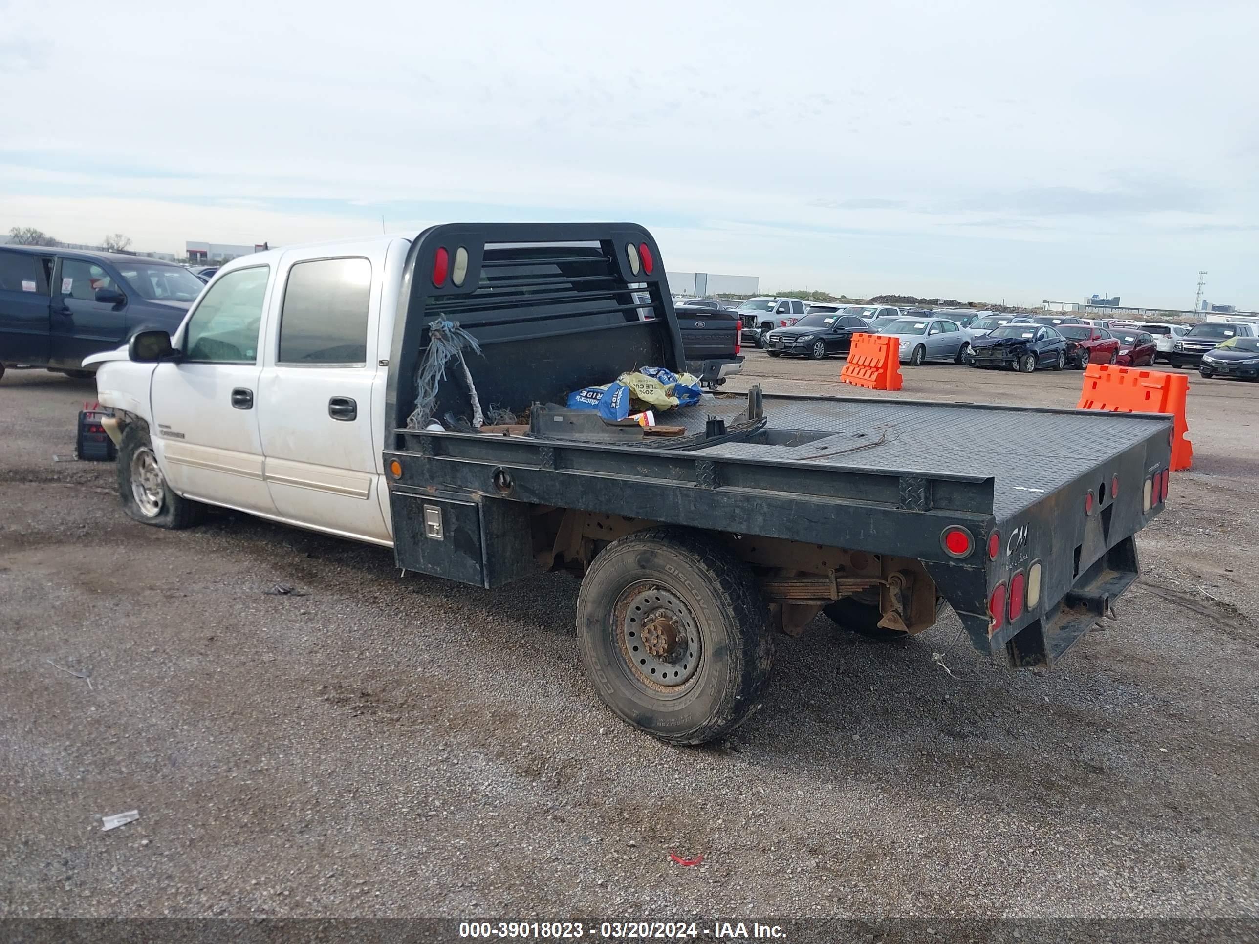 Photo 2 VIN: 1GCHK23D87F184988 - CHEVROLET SILVERADO 