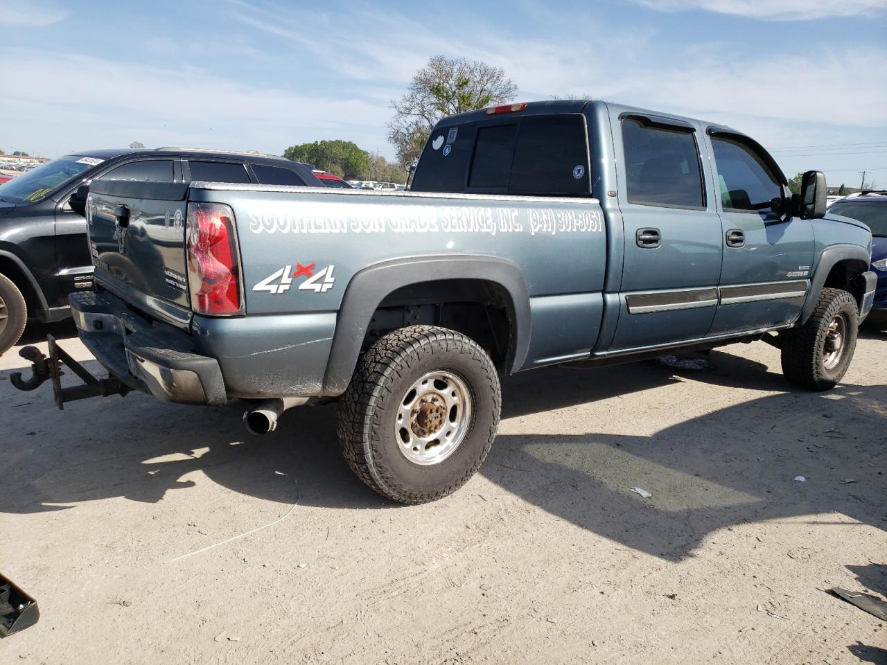 Photo 2 VIN: 1GCHK23D97F141597 - CHEVROLET SILVERADO 