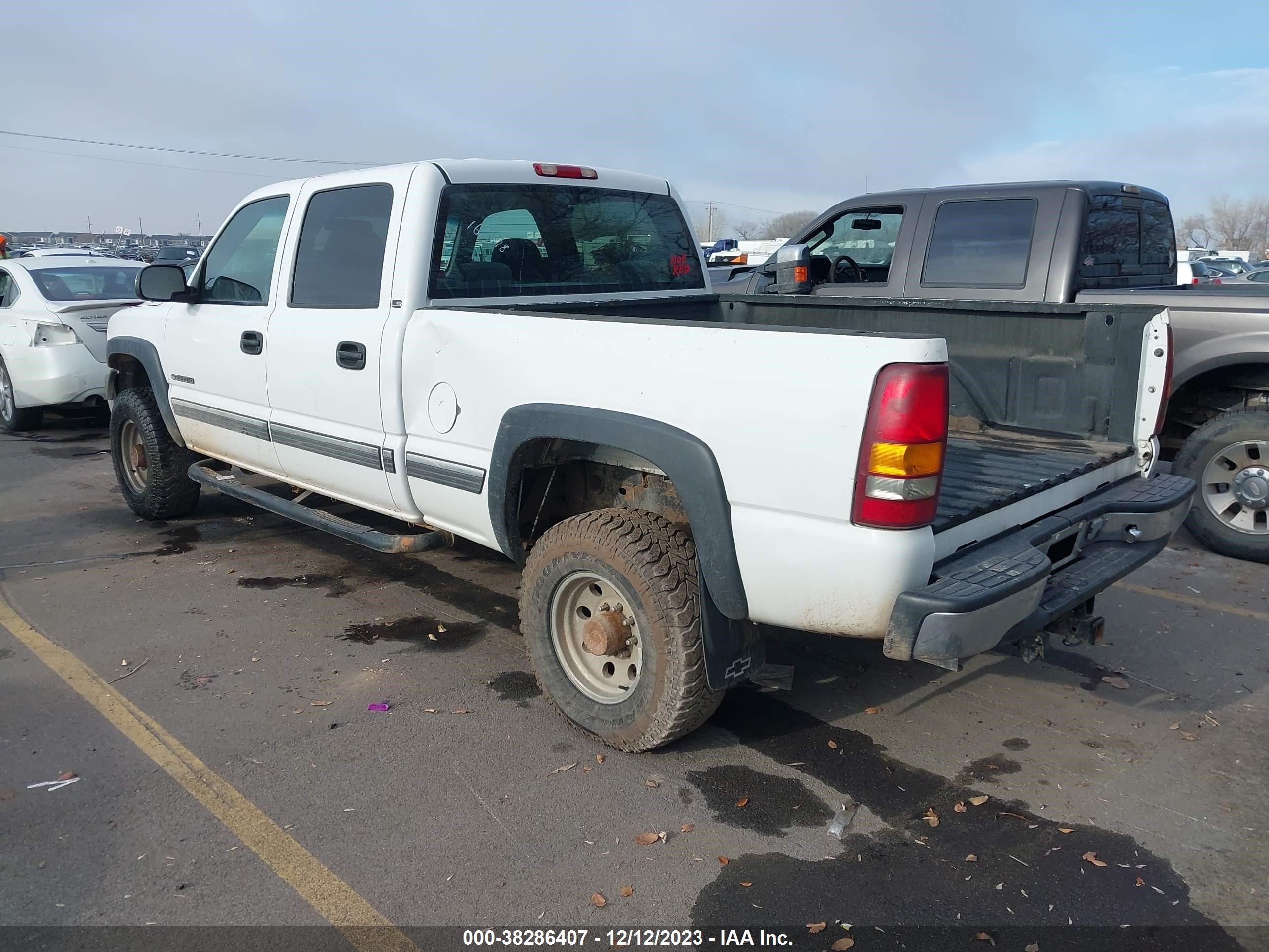 Photo 2 VIN: 1GCHK23U21F162878 - CHEVROLET SILVERADO 