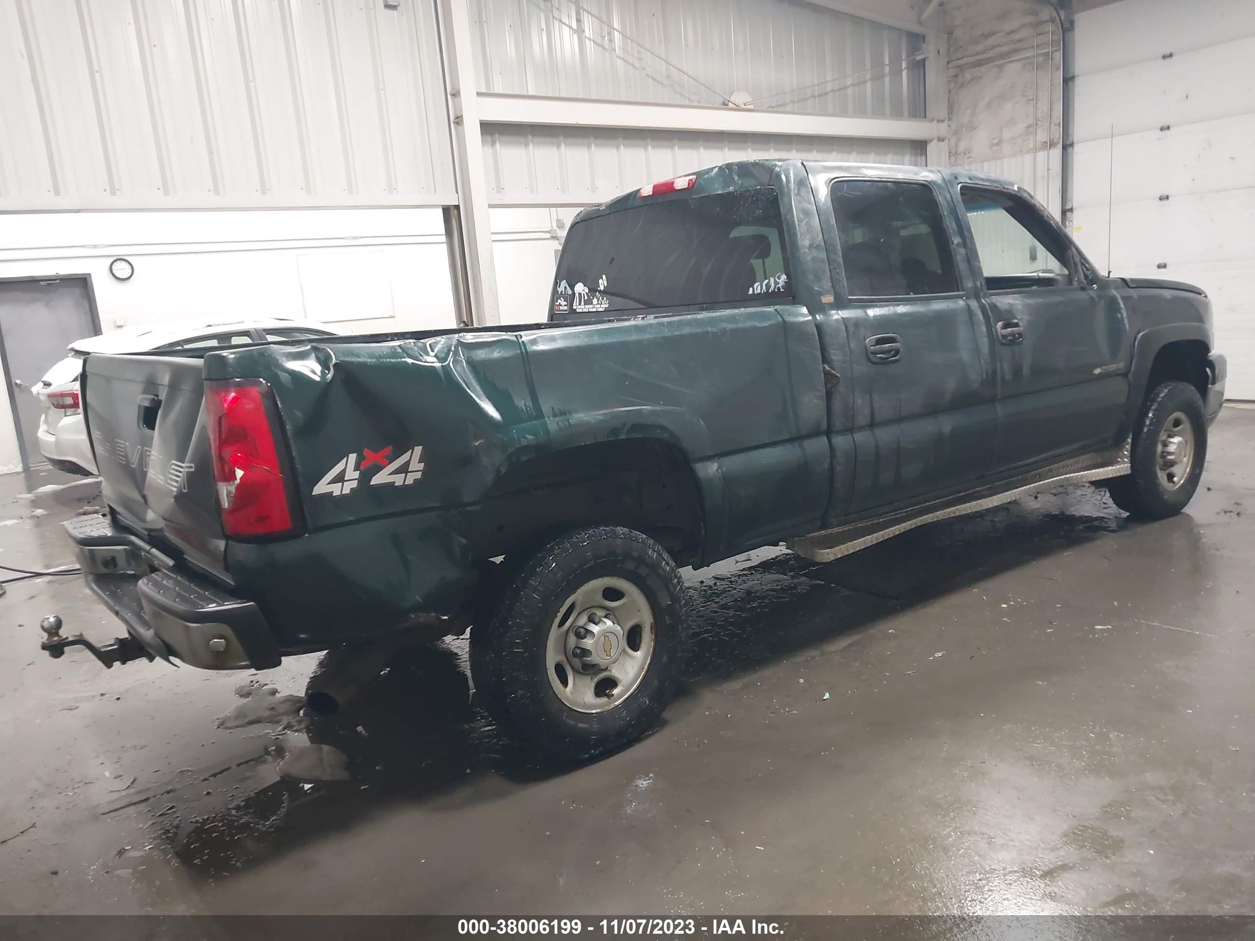 Photo 3 VIN: 1GCHK23U23F104563 - CHEVROLET SILVERADO 