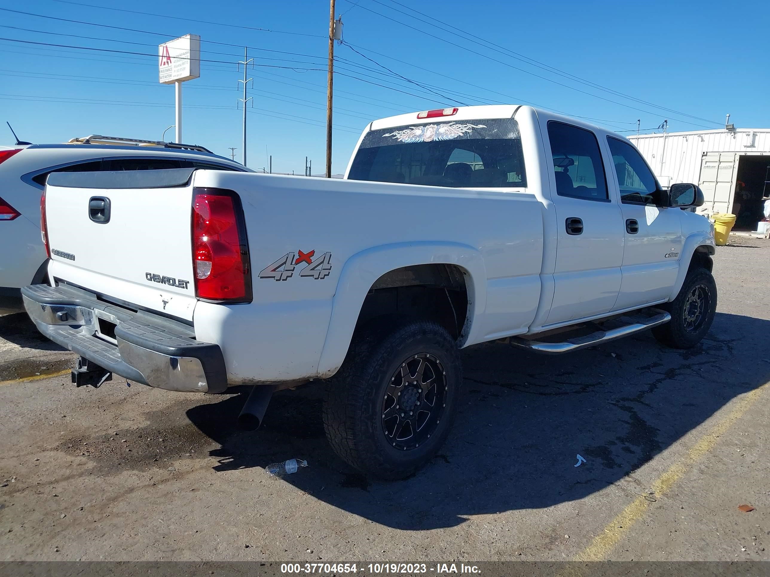 Photo 3 VIN: 1GCHK23U25F801329 - CHEVROLET SILVERADO 