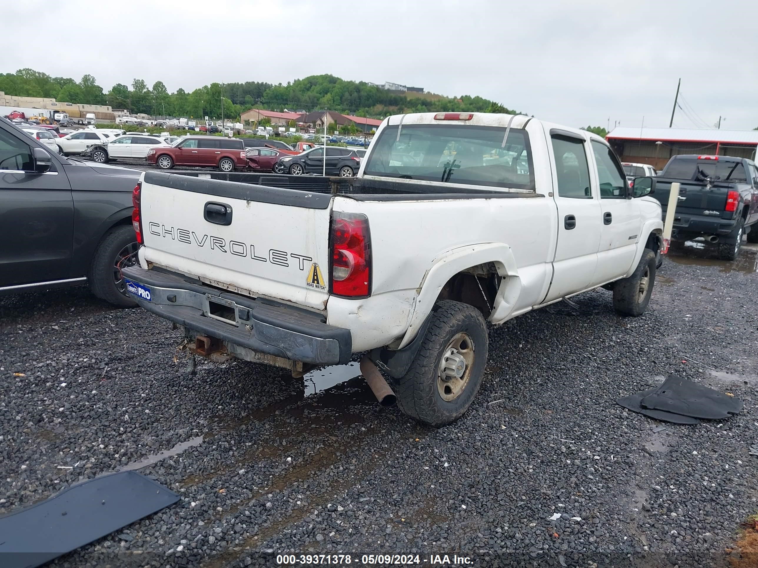 Photo 3 VIN: 1GCHK23U34F254909 - CHEVROLET SILVERADO 