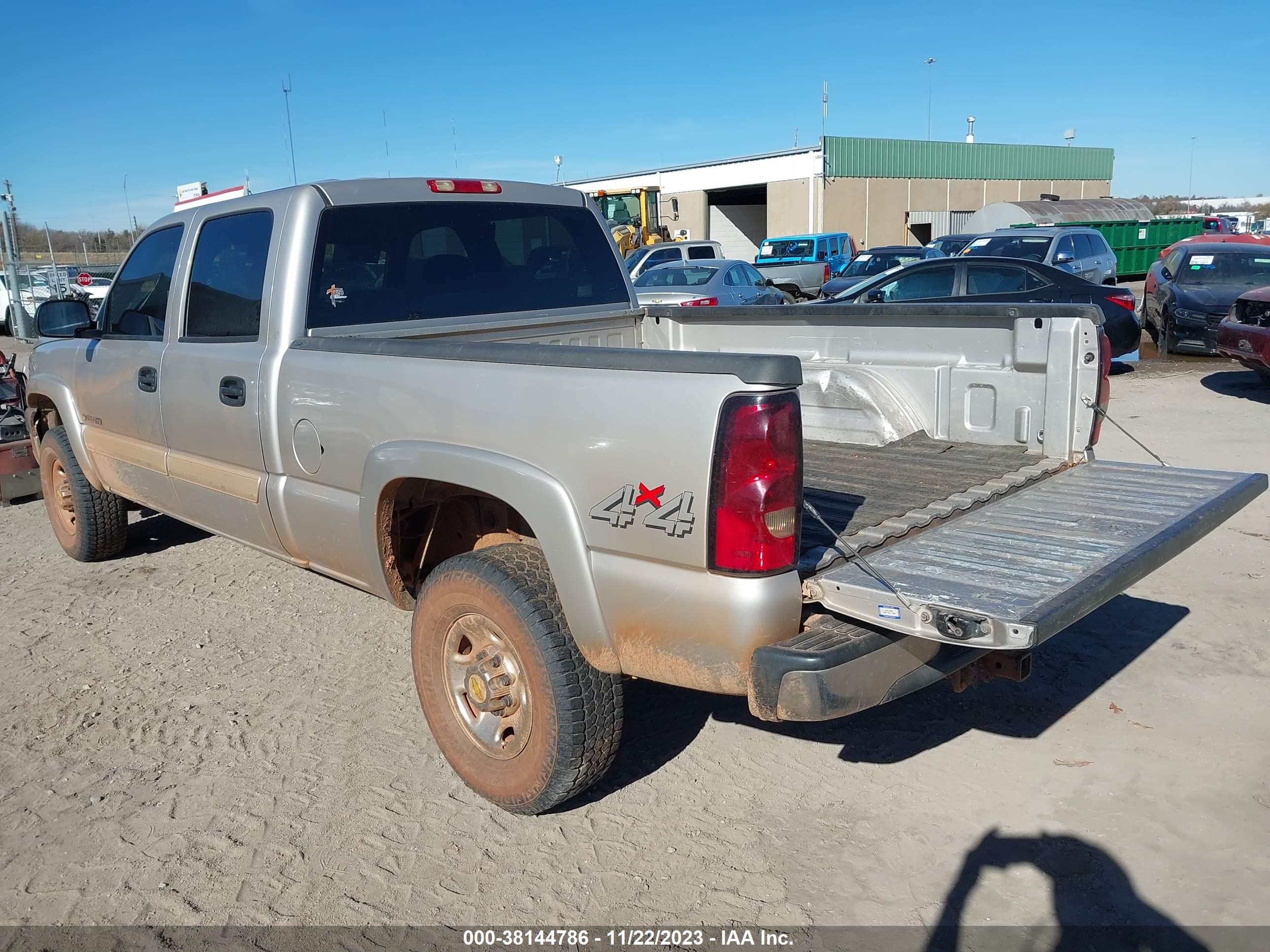 Photo 2 VIN: 1GCHK23U35F965883 - CHEVROLET SILVERADO 