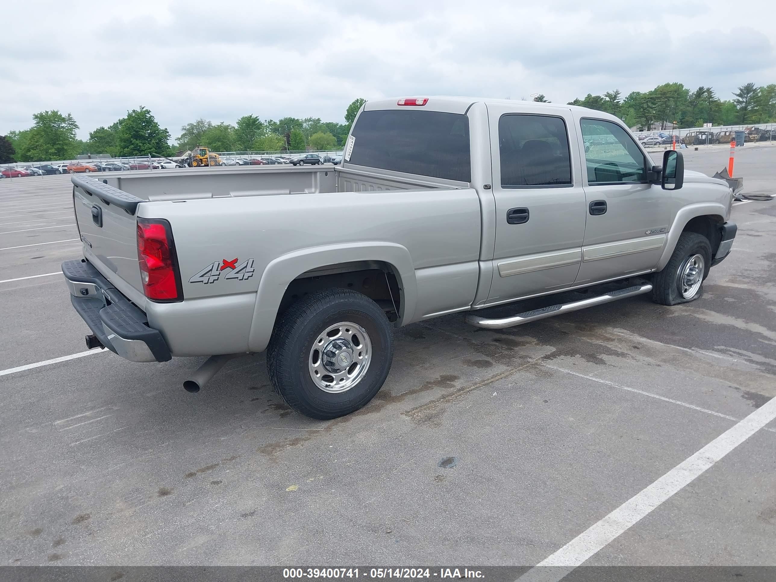 Photo 3 VIN: 1GCHK23U36F104379 - CHEVROLET SILVERADO 