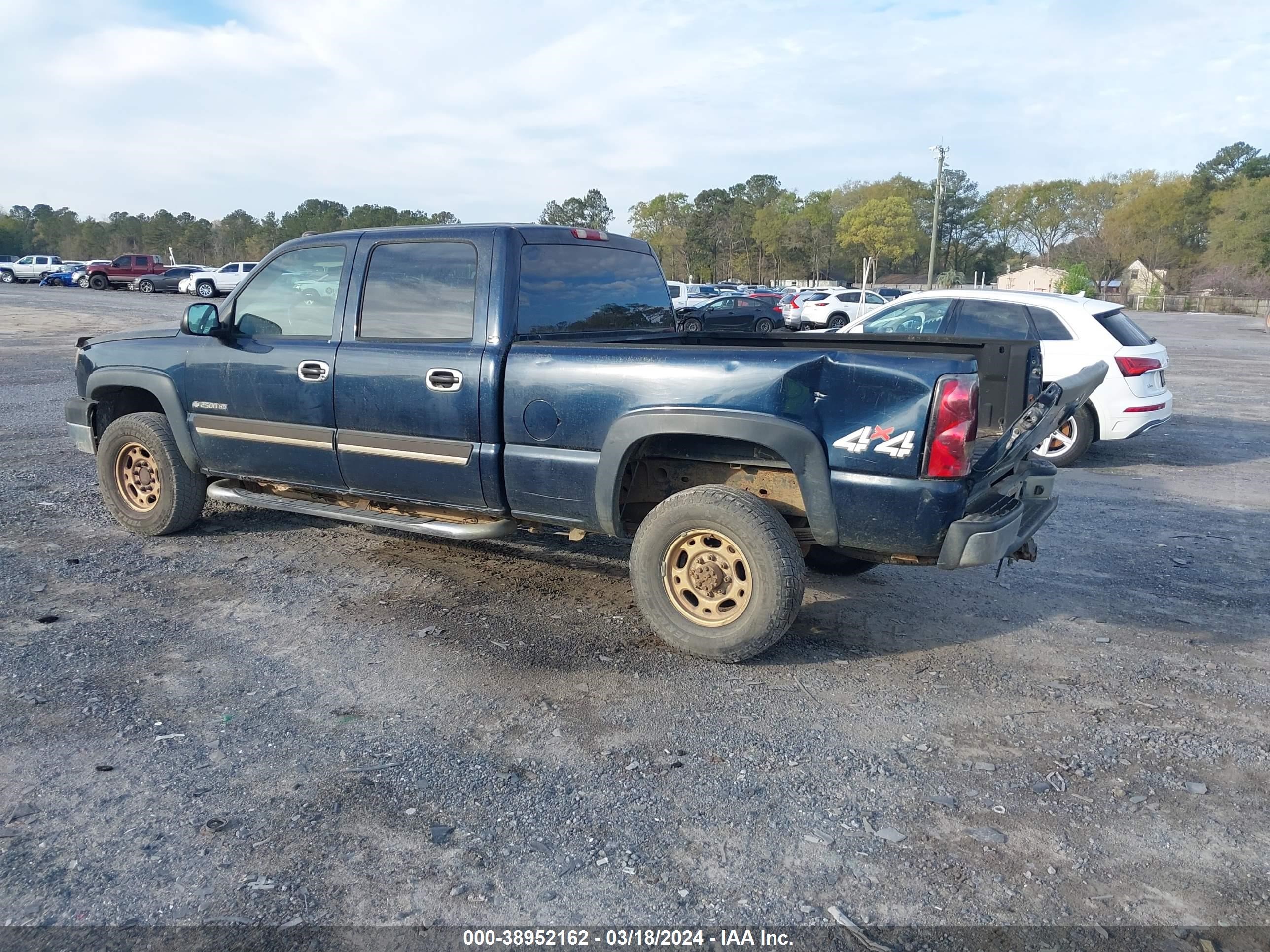 Photo 2 VIN: 1GCHK23UX5F826978 - CHEVROLET SILVERADO 