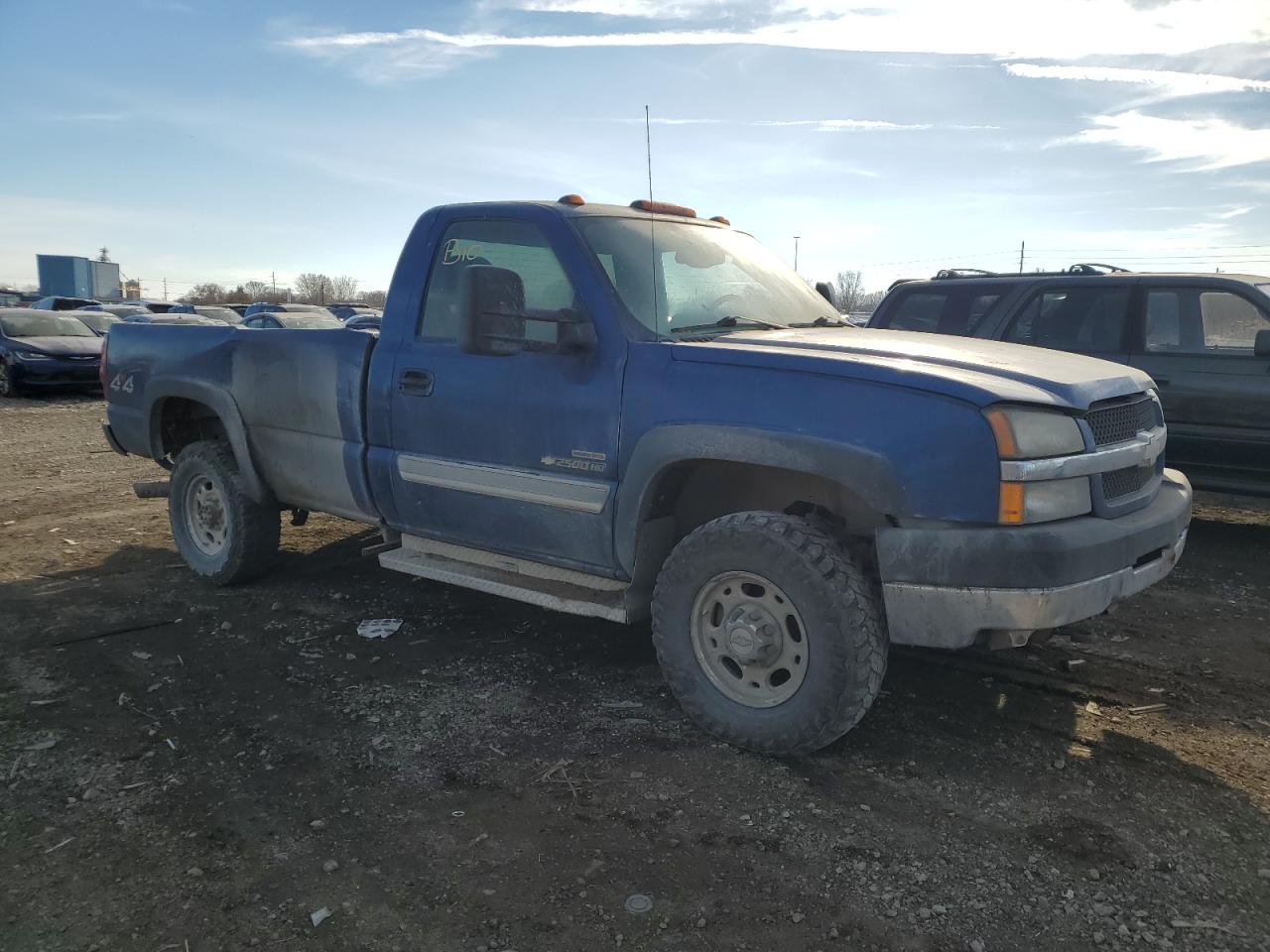 Photo 3 VIN: 1GCHK24104E148573 - CHEVROLET SILVERADO 