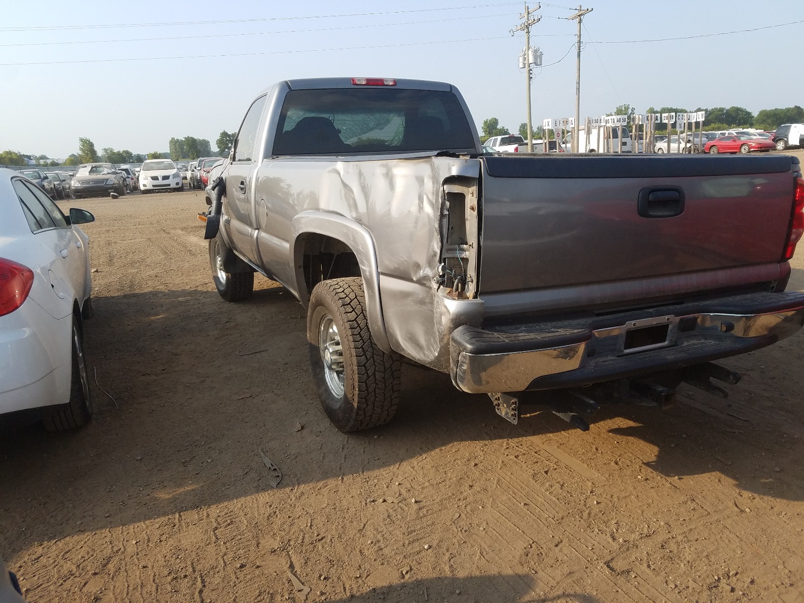 Photo 2 VIN: 1GCHK24D06E170991 - CHEVROLET SILVERADO 