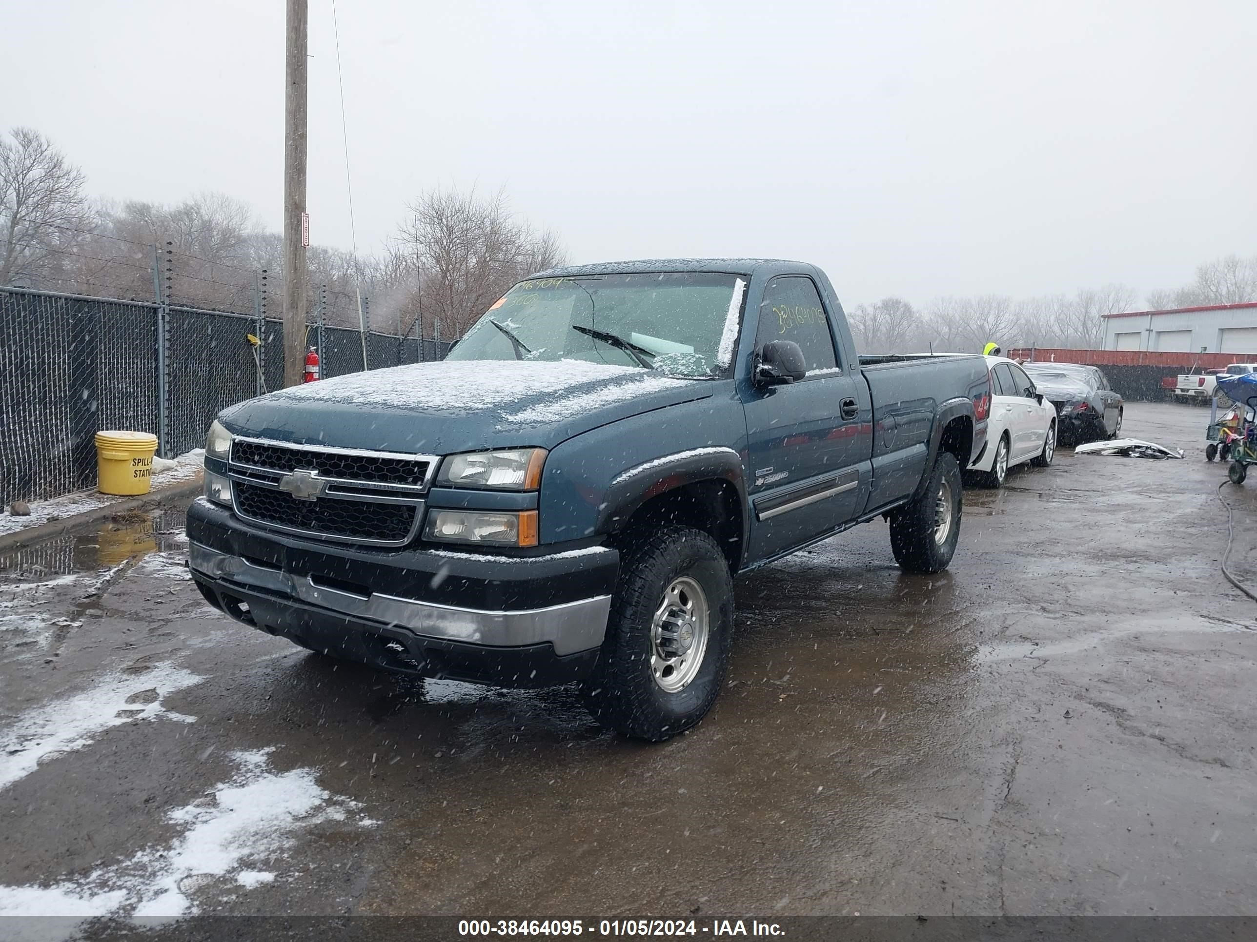 Photo 1 VIN: 1GCHK24DX7E173155 - CHEVROLET SILVERADO 