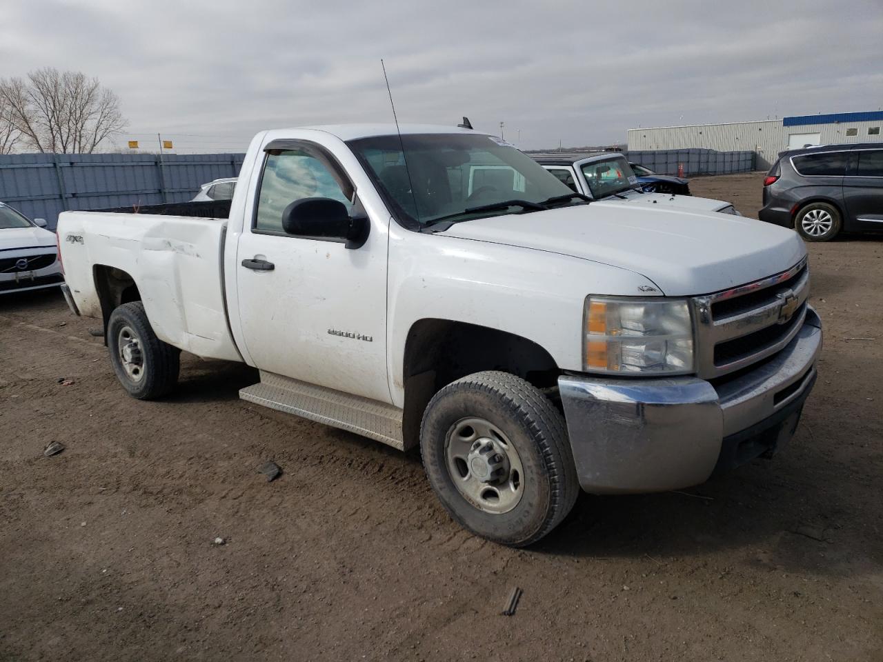 Photo 3 VIN: 1GCHK24K18E214935 - CHEVROLET SILVERADO 