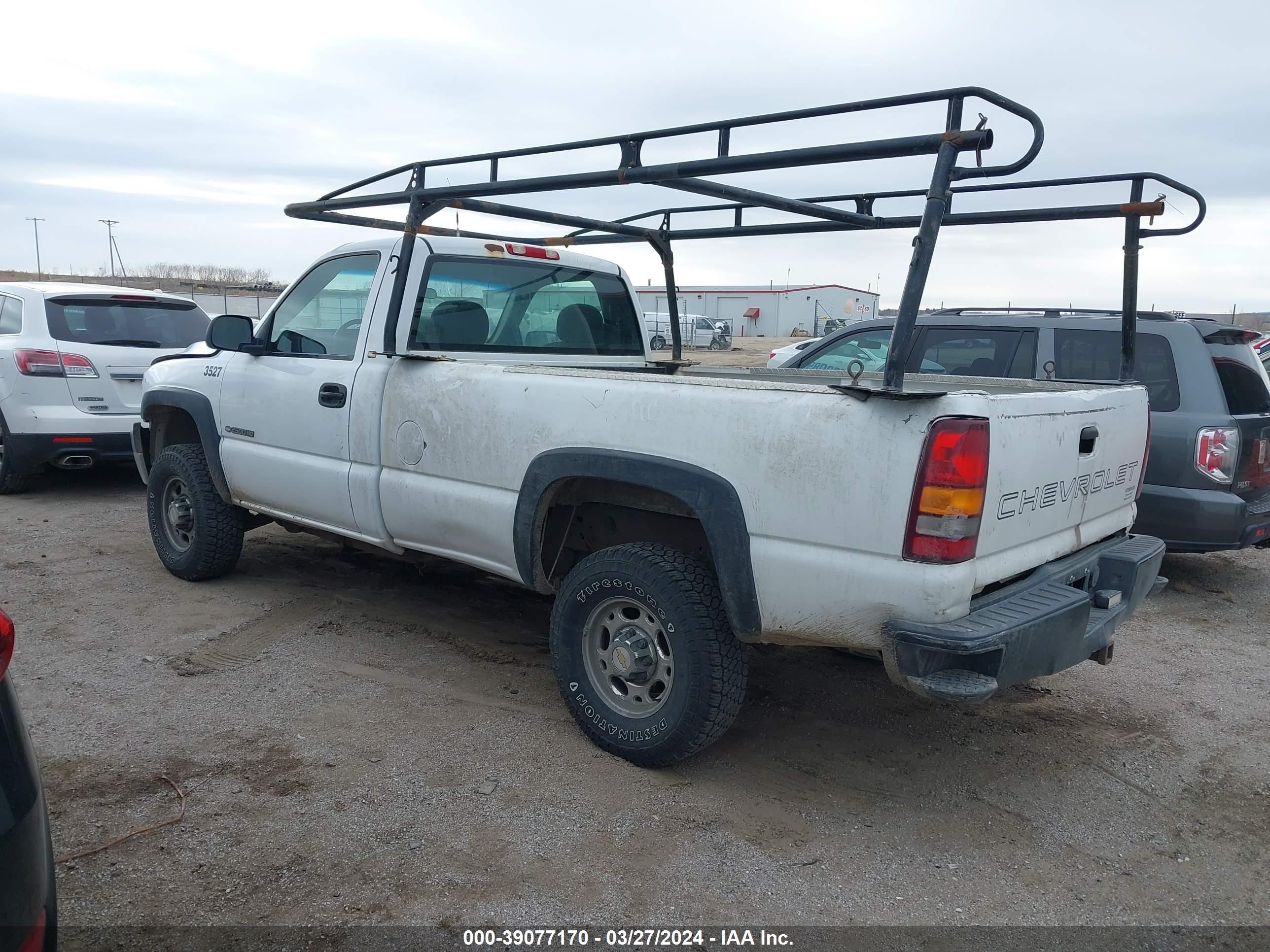 Photo 2 VIN: 1GCHK24U01E243527 - CHEVROLET SILVERADO 