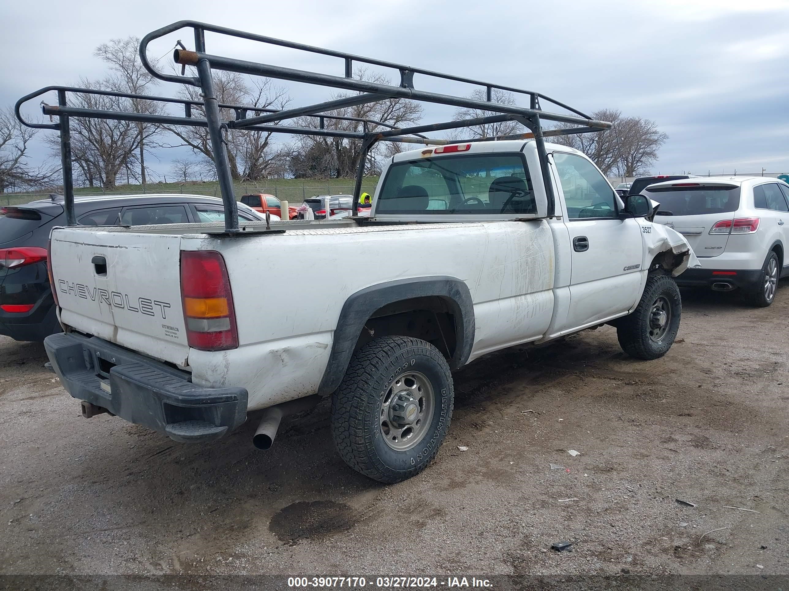 Photo 3 VIN: 1GCHK24U01E243527 - CHEVROLET SILVERADO 