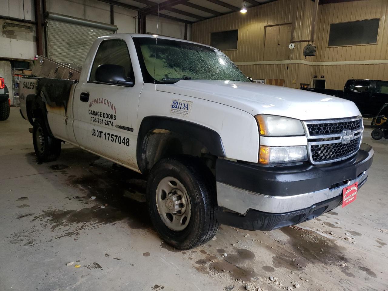 Photo 3 VIN: 1GCHK24U46E259592 - CHEVROLET SILVERADO 