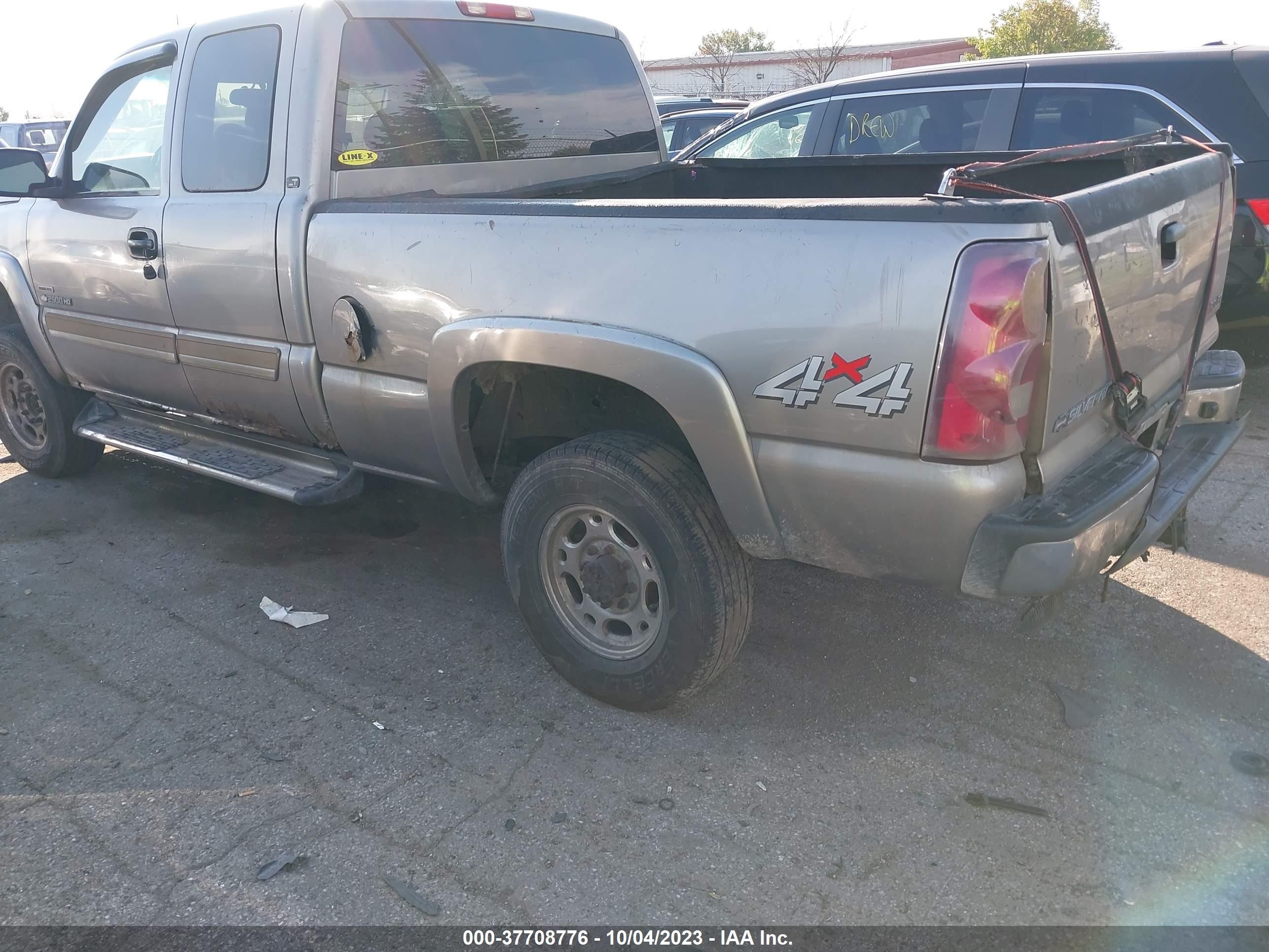 Photo 5 VIN: 1GCHK29103E103396 - CHEVROLET SILVERADO 