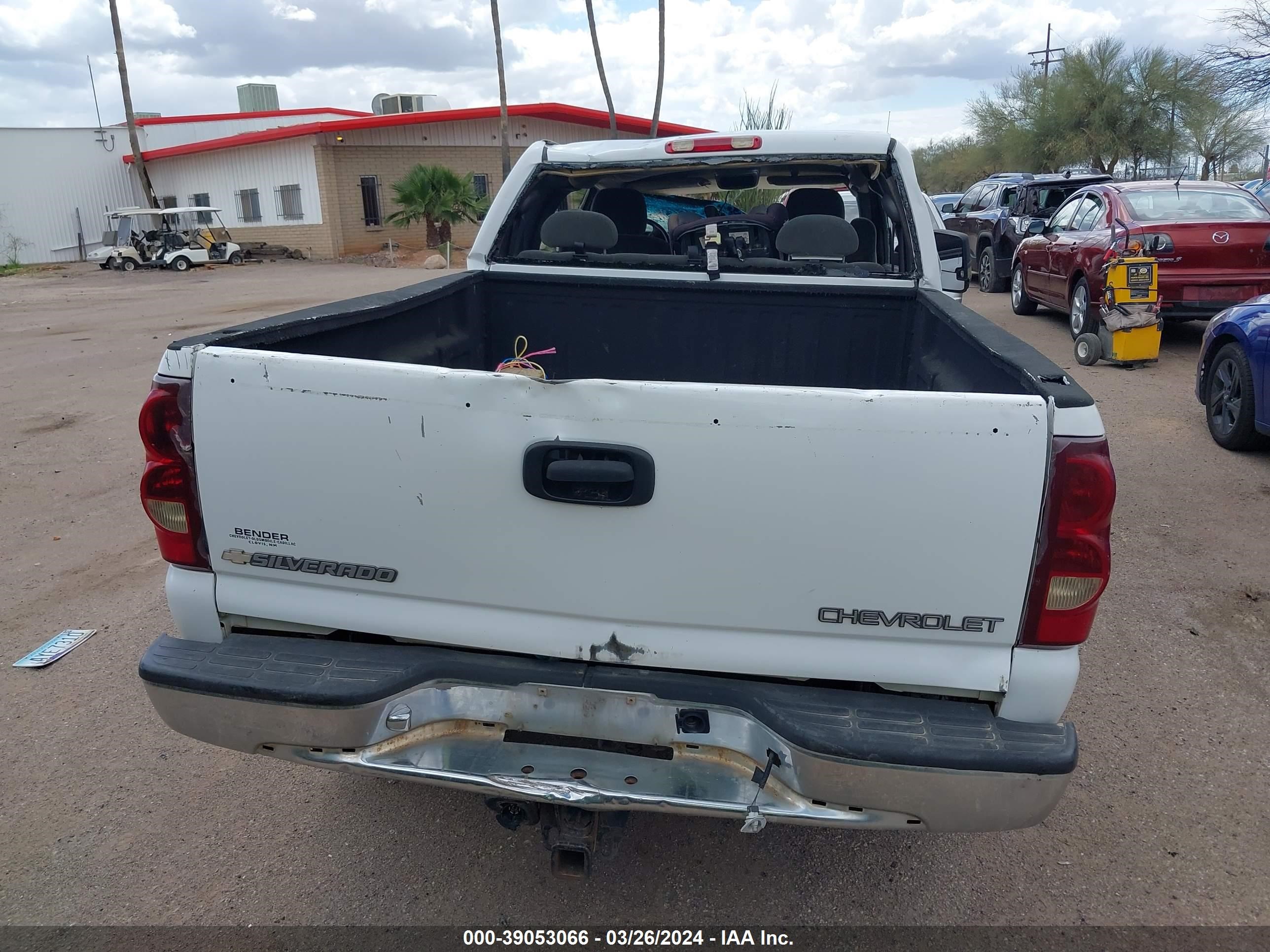 Photo 14 VIN: 1GCHK29143E127829 - CHEVROLET SILVERADO 