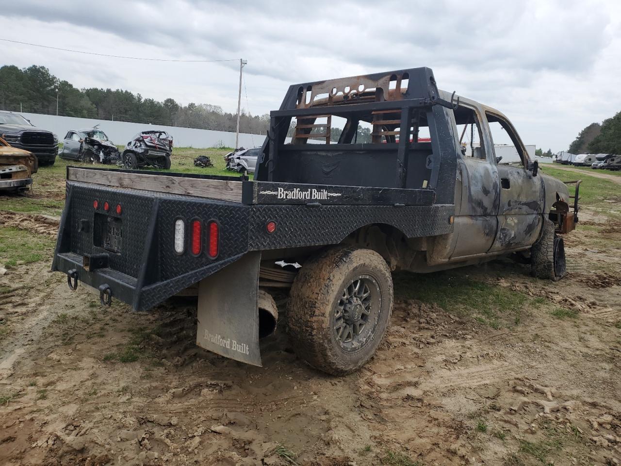 Photo 2 VIN: 1GCHK29143E156327 - CHEVROLET SILVERADO 