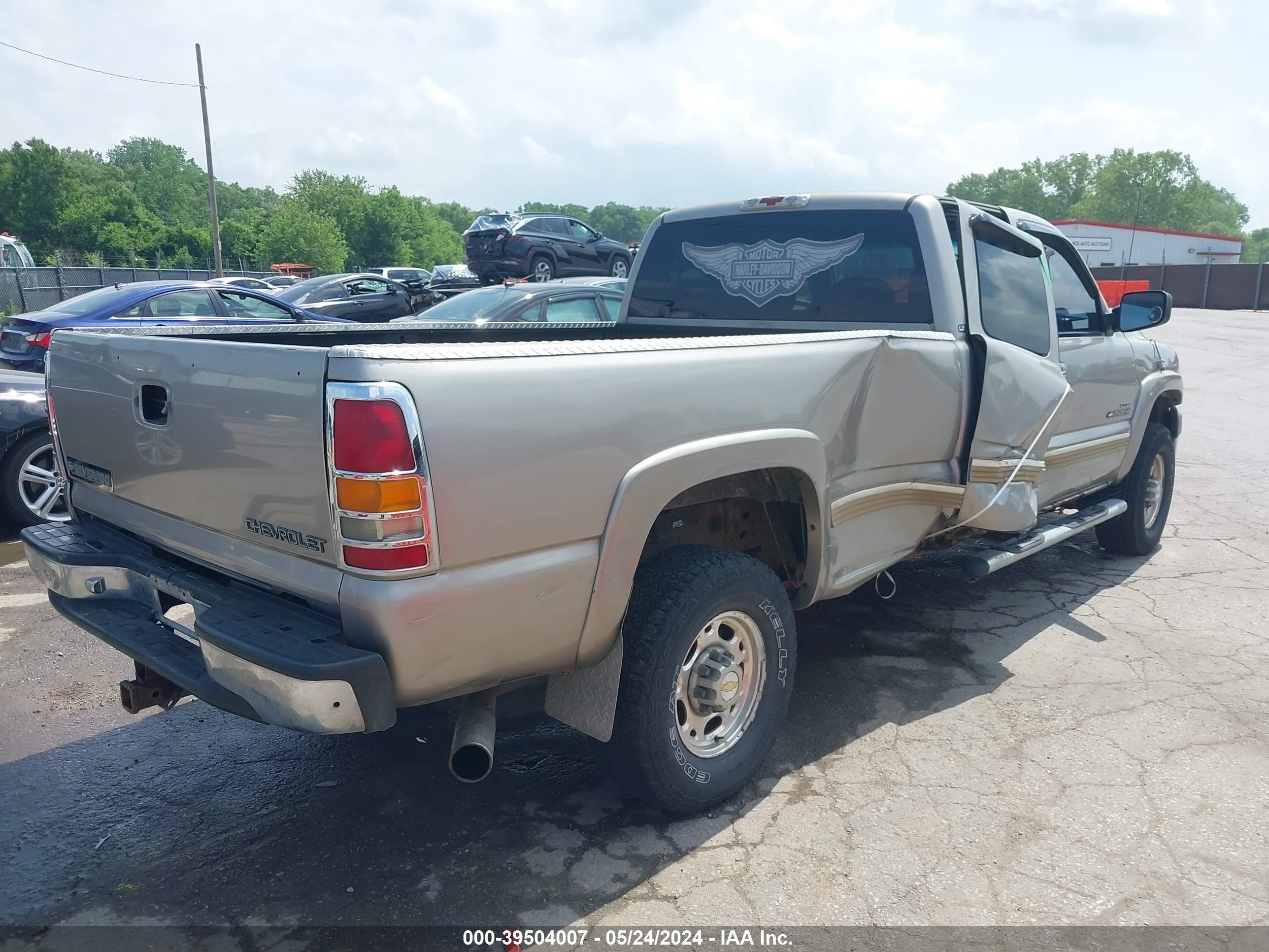 Photo 3 VIN: 1GCHK29171E290651 - CHEVROLET SILVERADO 