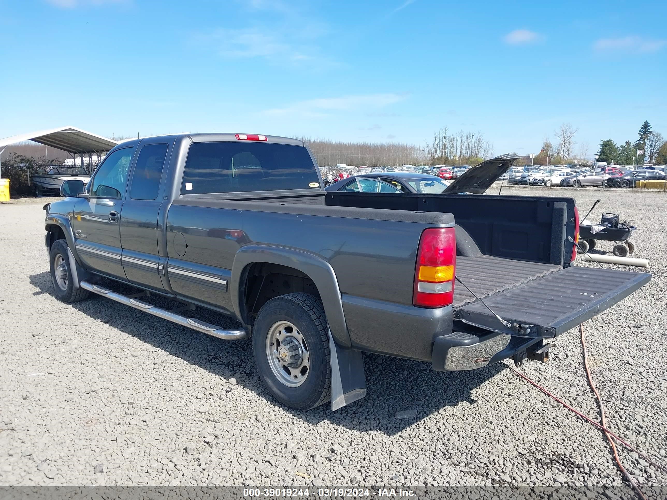 Photo 2 VIN: 1GCHK29172E270966 - CHEVROLET SILVERADO 