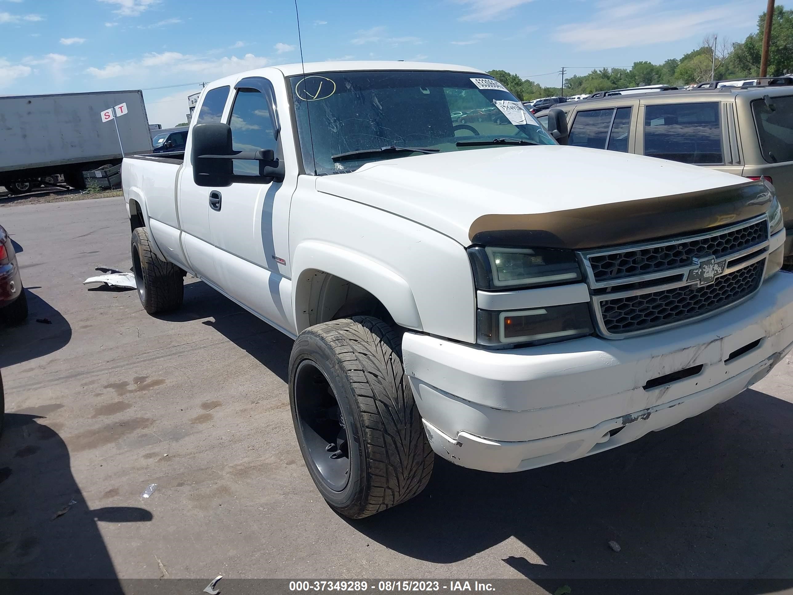 Photo 0 VIN: 1GCHK292X5E235514 - CHEVROLET SILVERADO 