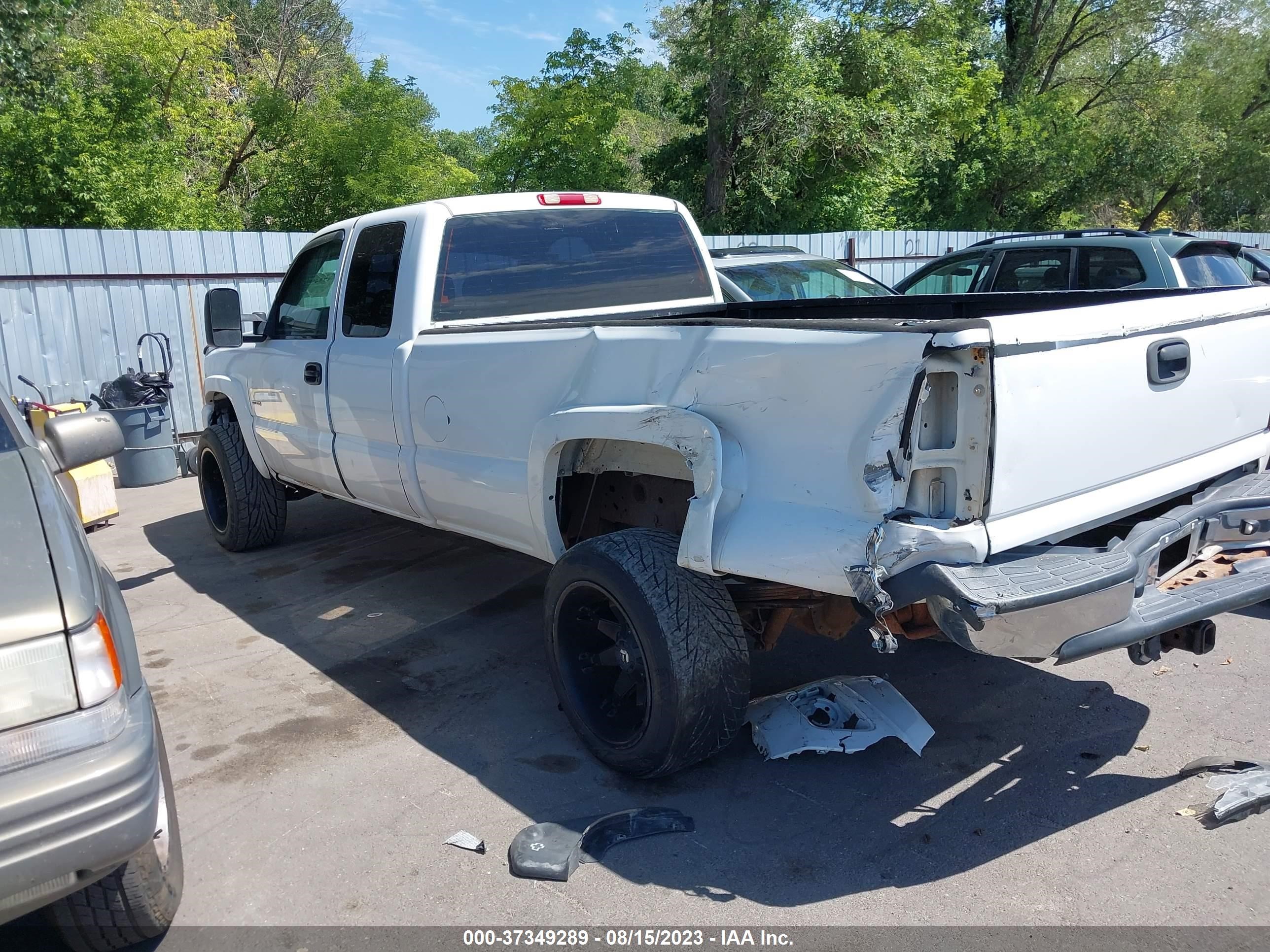 Photo 2 VIN: 1GCHK292X5E235514 - CHEVROLET SILVERADO 