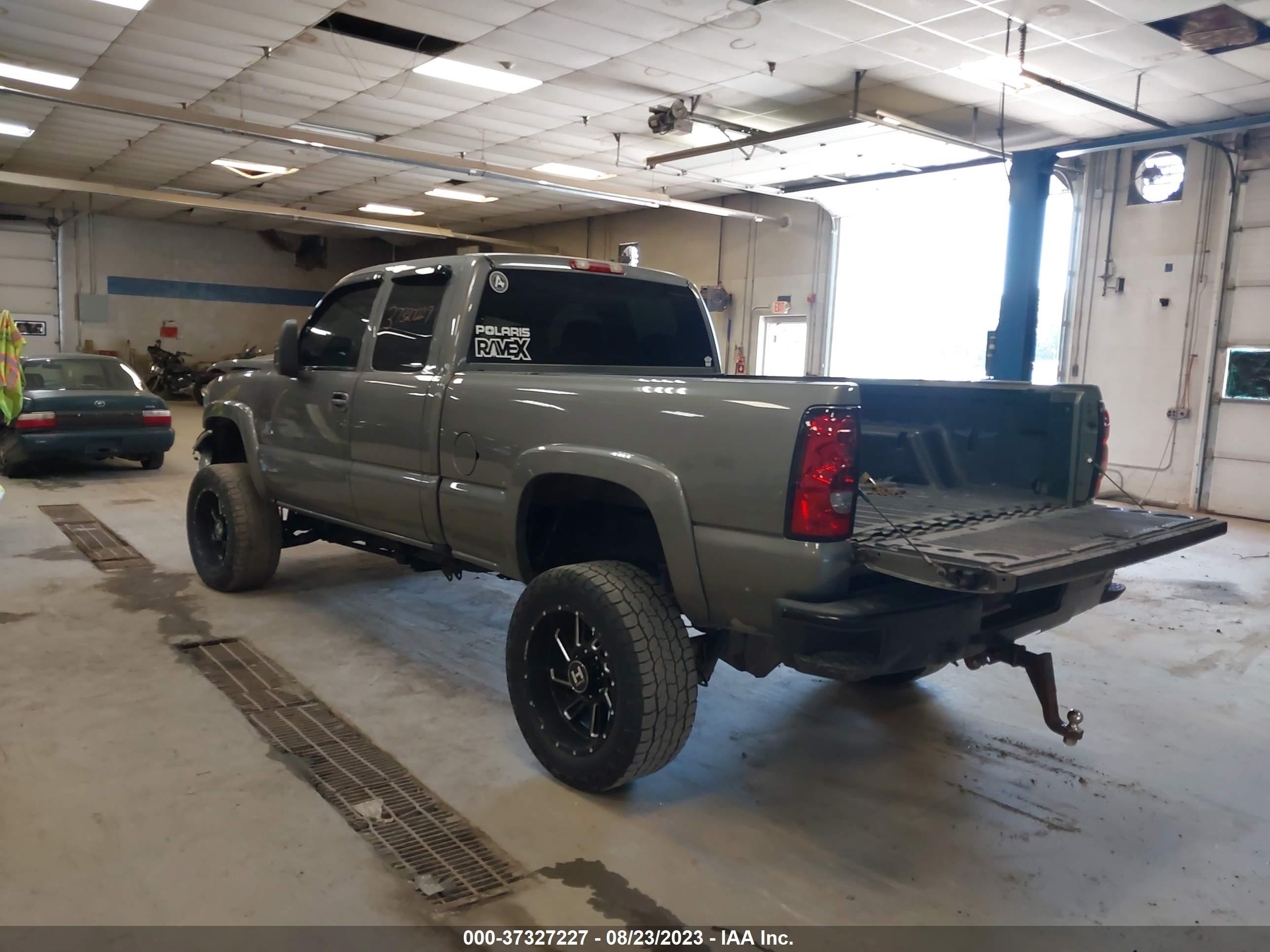 Photo 2 VIN: 1GCHK29D27E162515 - CHEVROLET SILVERADO 