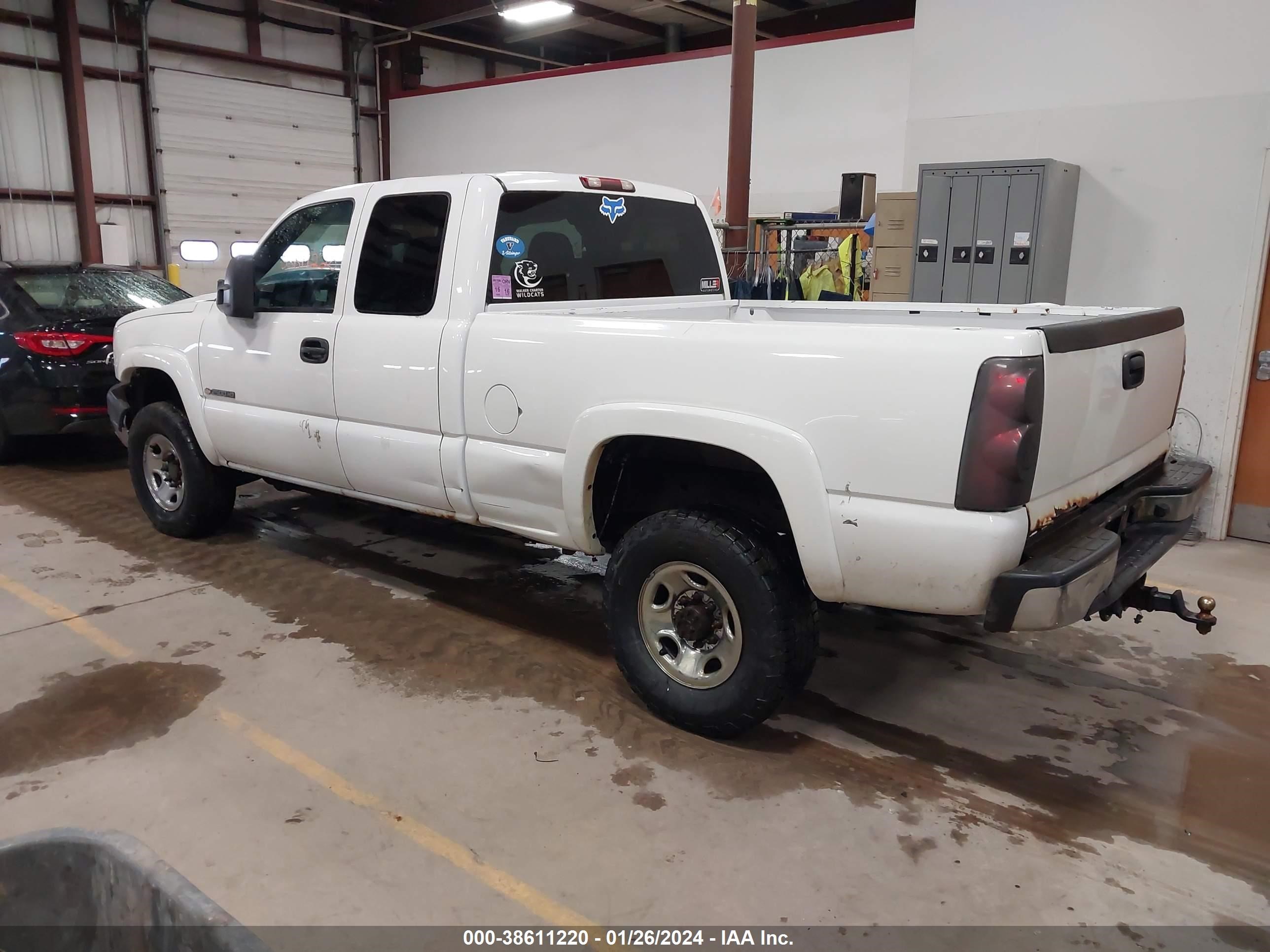 Photo 2 VIN: 1GCHK29G86E169204 - CHEVROLET SILVERADO 