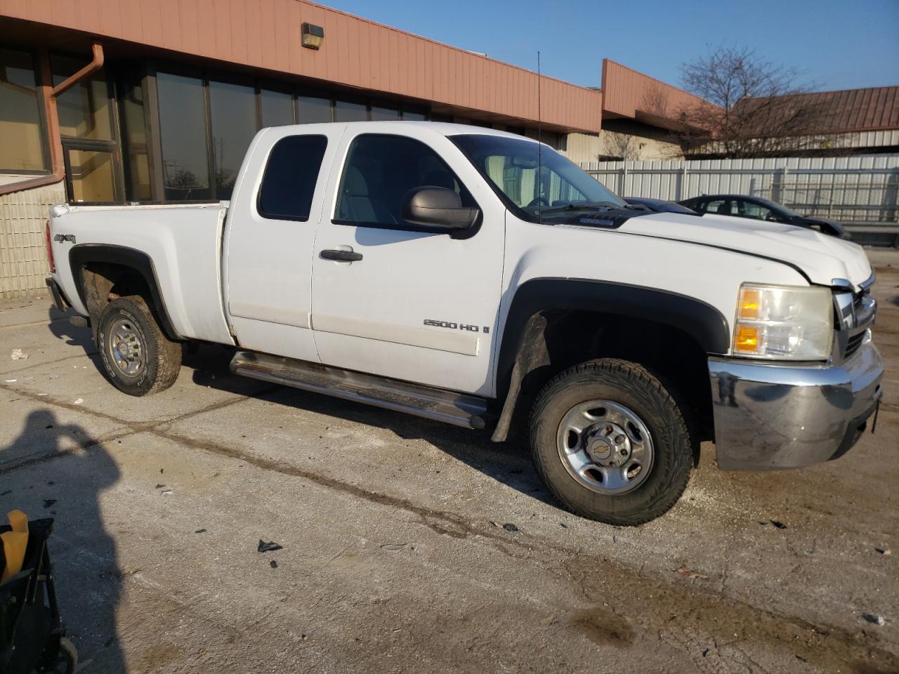 Photo 3 VIN: 1GCHK29K68E155034 - CHEVROLET SILVERADO 