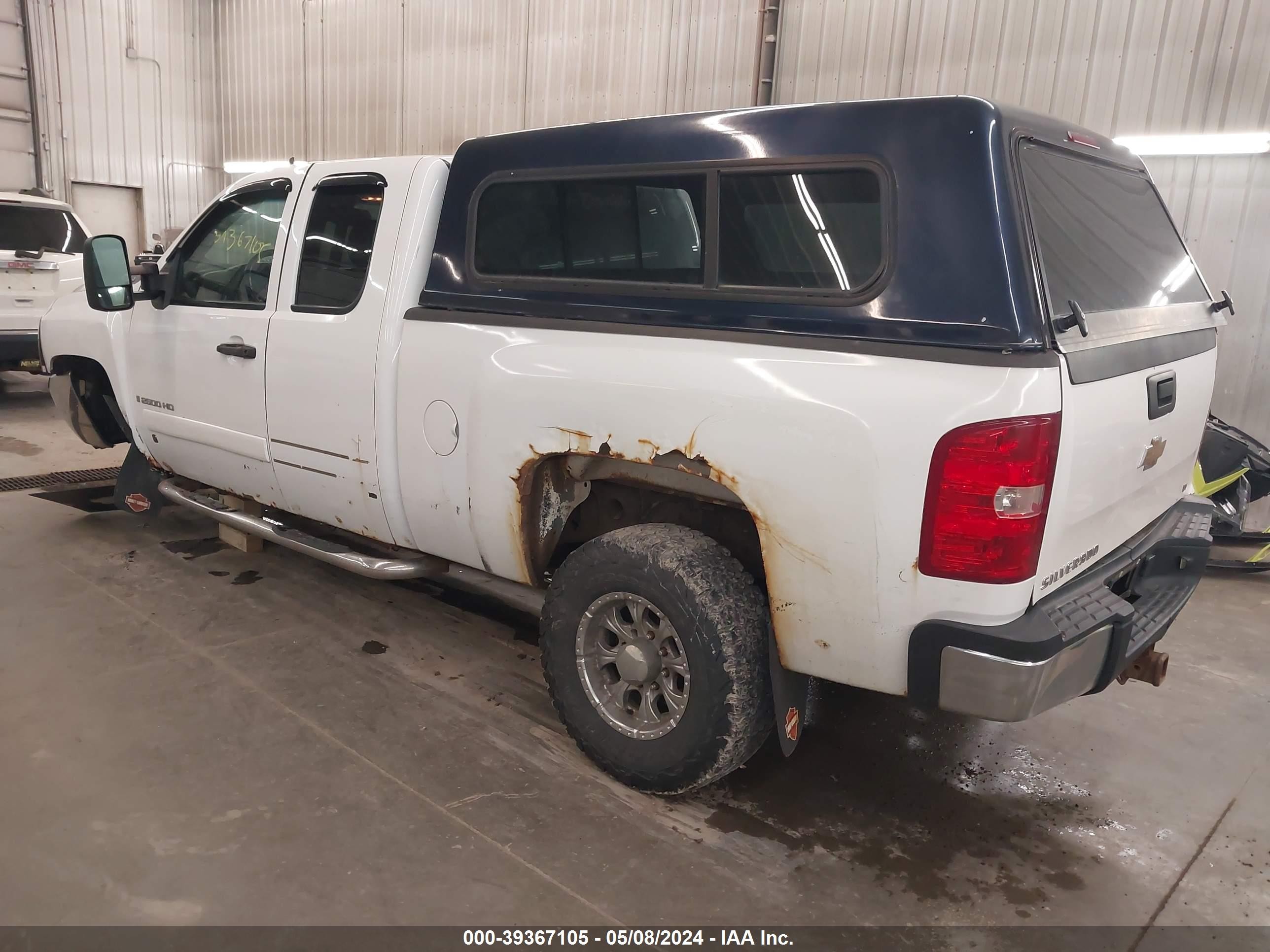 Photo 2 VIN: 1GCHK29KX8E154923 - CHEVROLET SILVERADO 