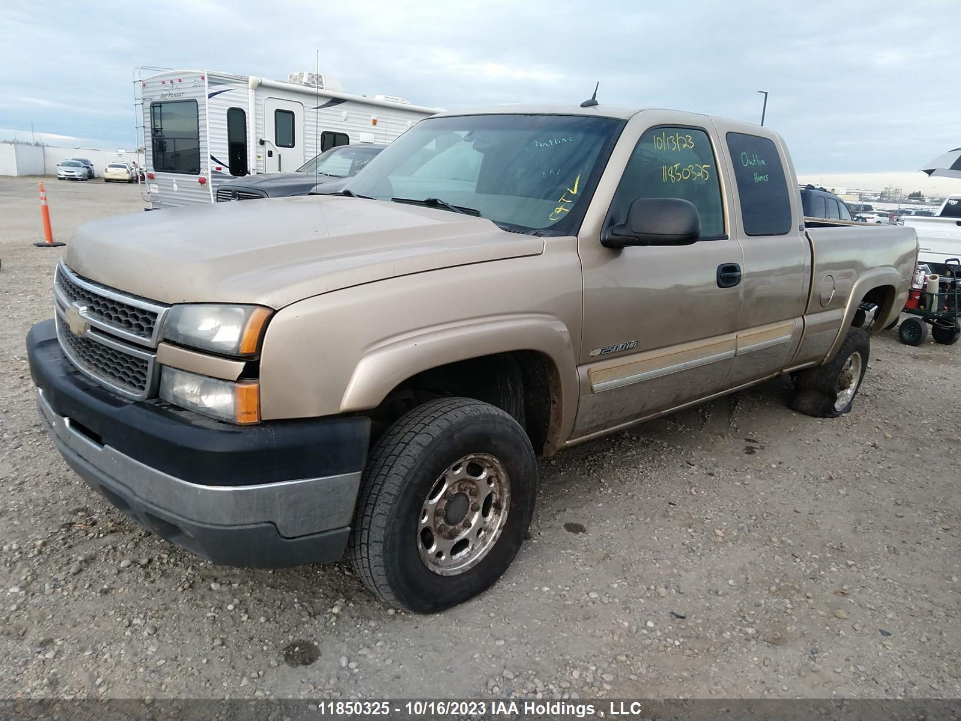 Photo 1 VIN: 1GCHK29U05E161327 - CHEVROLET SILVERADO 