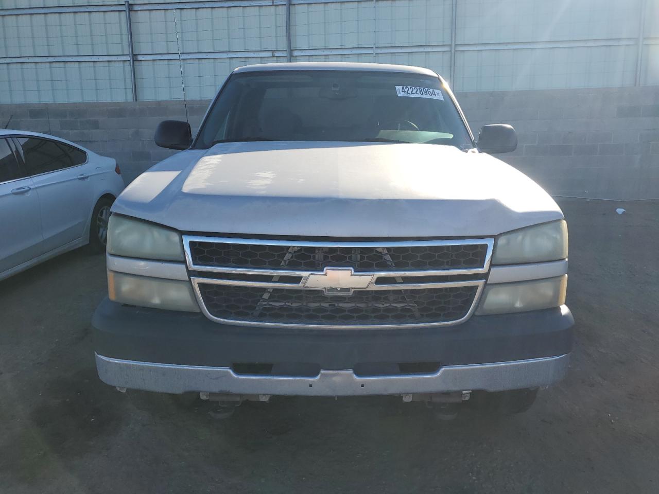 Photo 4 VIN: 1GCHK29U06E145811 - CHEVROLET SILVERADO 