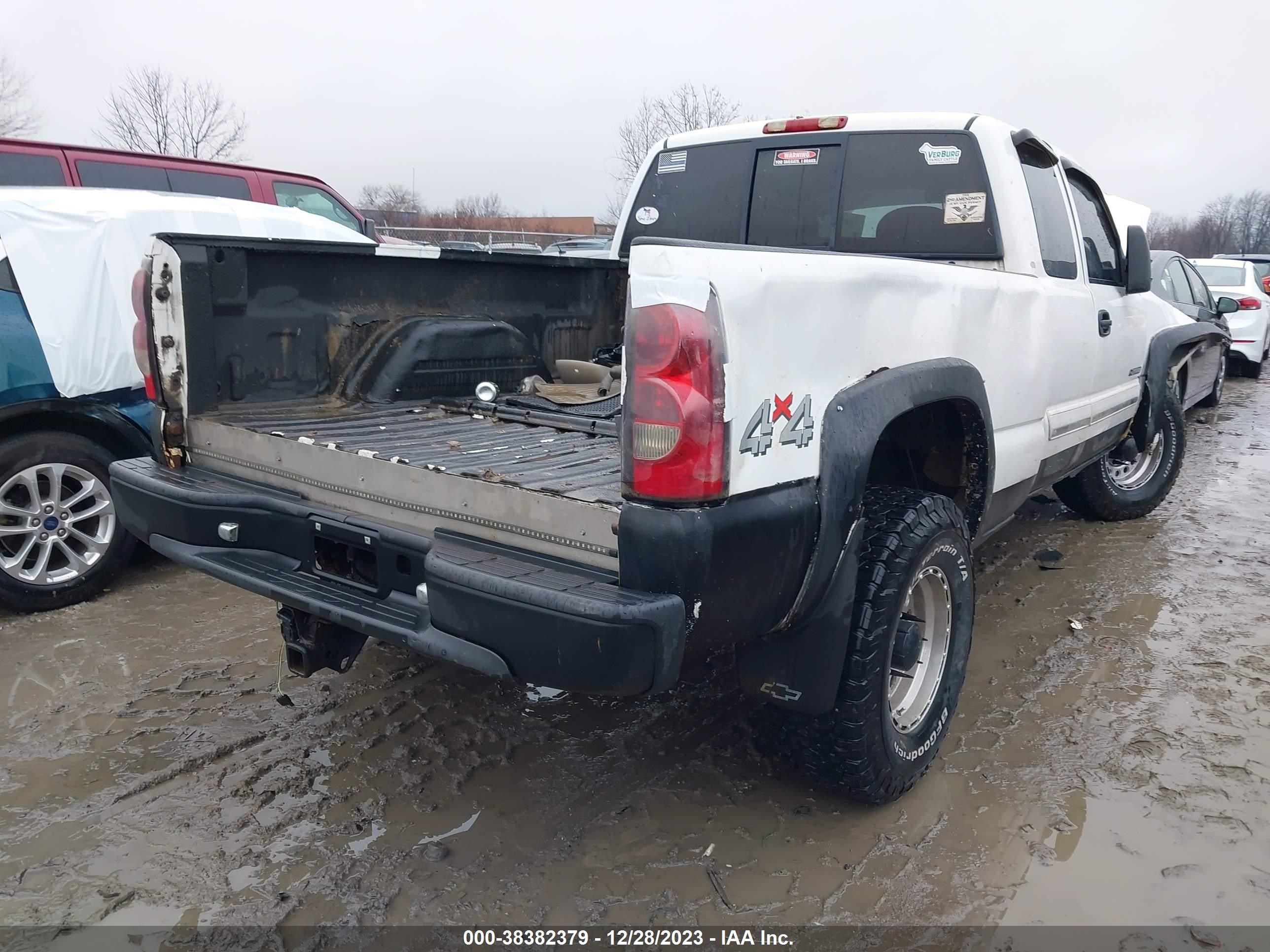 Photo 3 VIN: 1GCHK29U06E190764 - CHEVROLET SILVERADO 