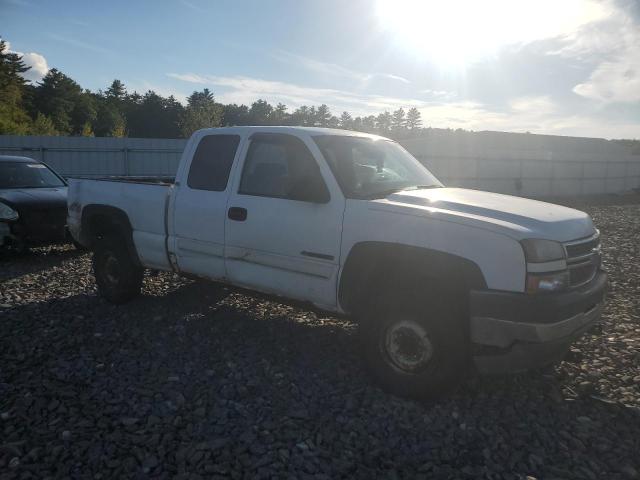 Photo 3 VIN: 1GCHK29U15E324390 - CHEVROLET SILVERADO 