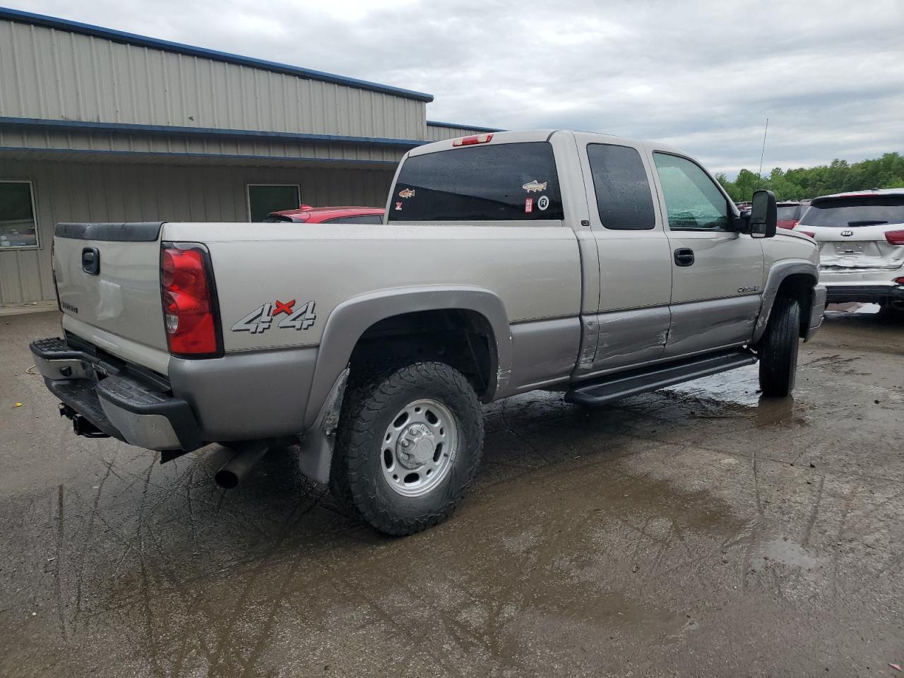 Photo 2 VIN: 1GCHK29U16E121209 - CHEVROLET SILVERADO 