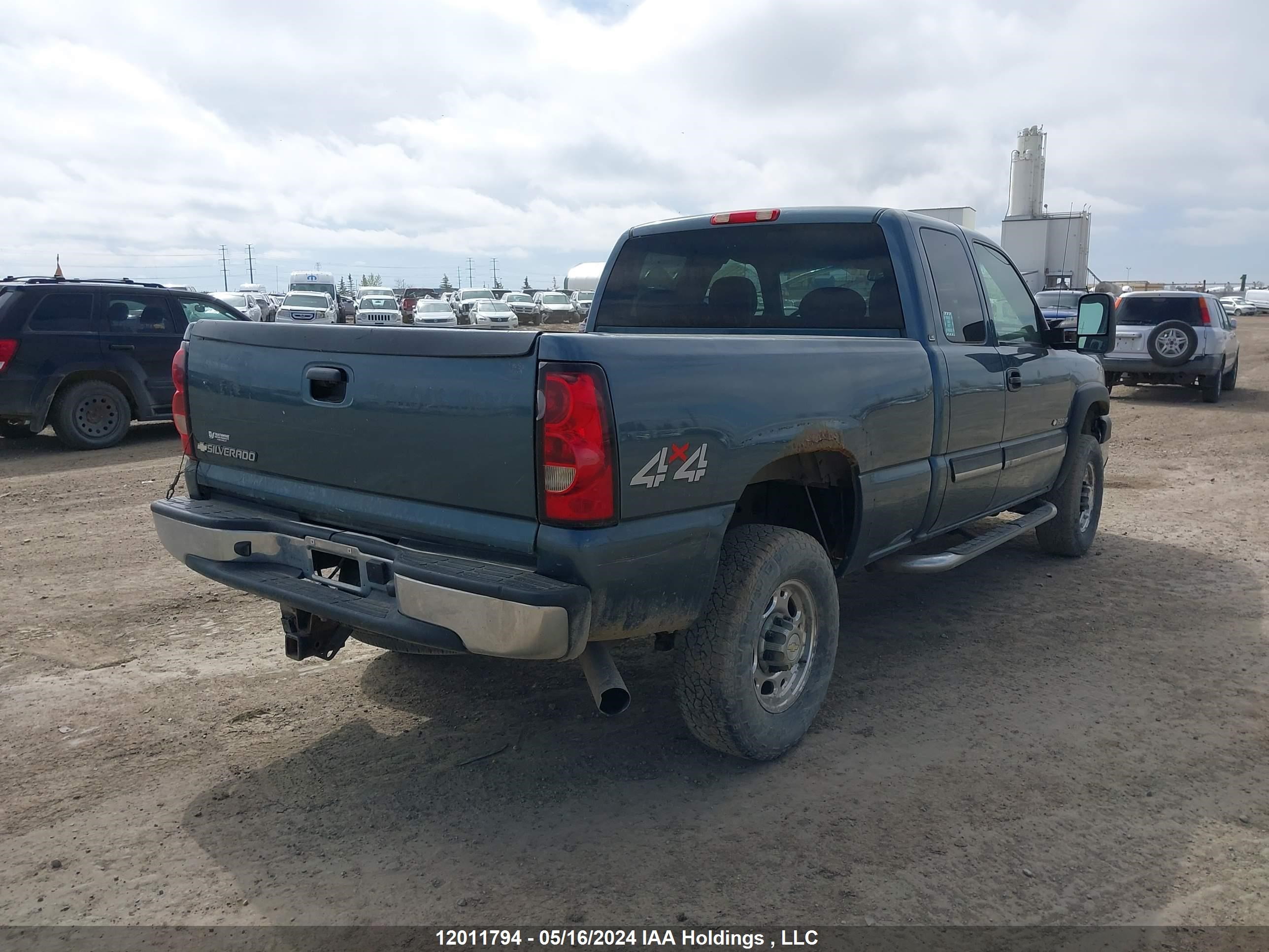 Photo 3 VIN: 1GCHK29U26E245652 - CHEVROLET SILVERADO 