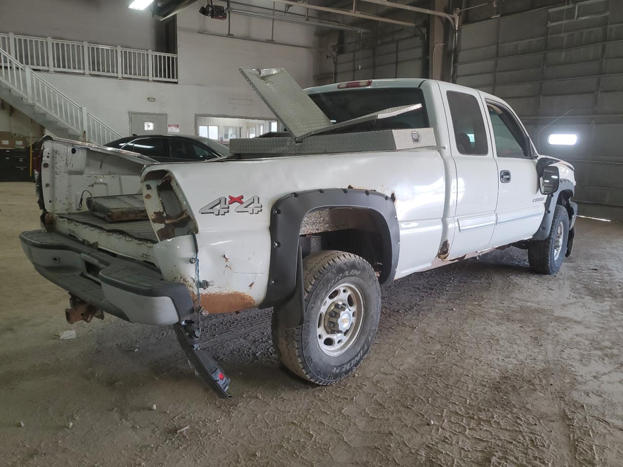 Photo 2 VIN: 1GCHK29U73E165193 - CHEVROLET SILVERADO 