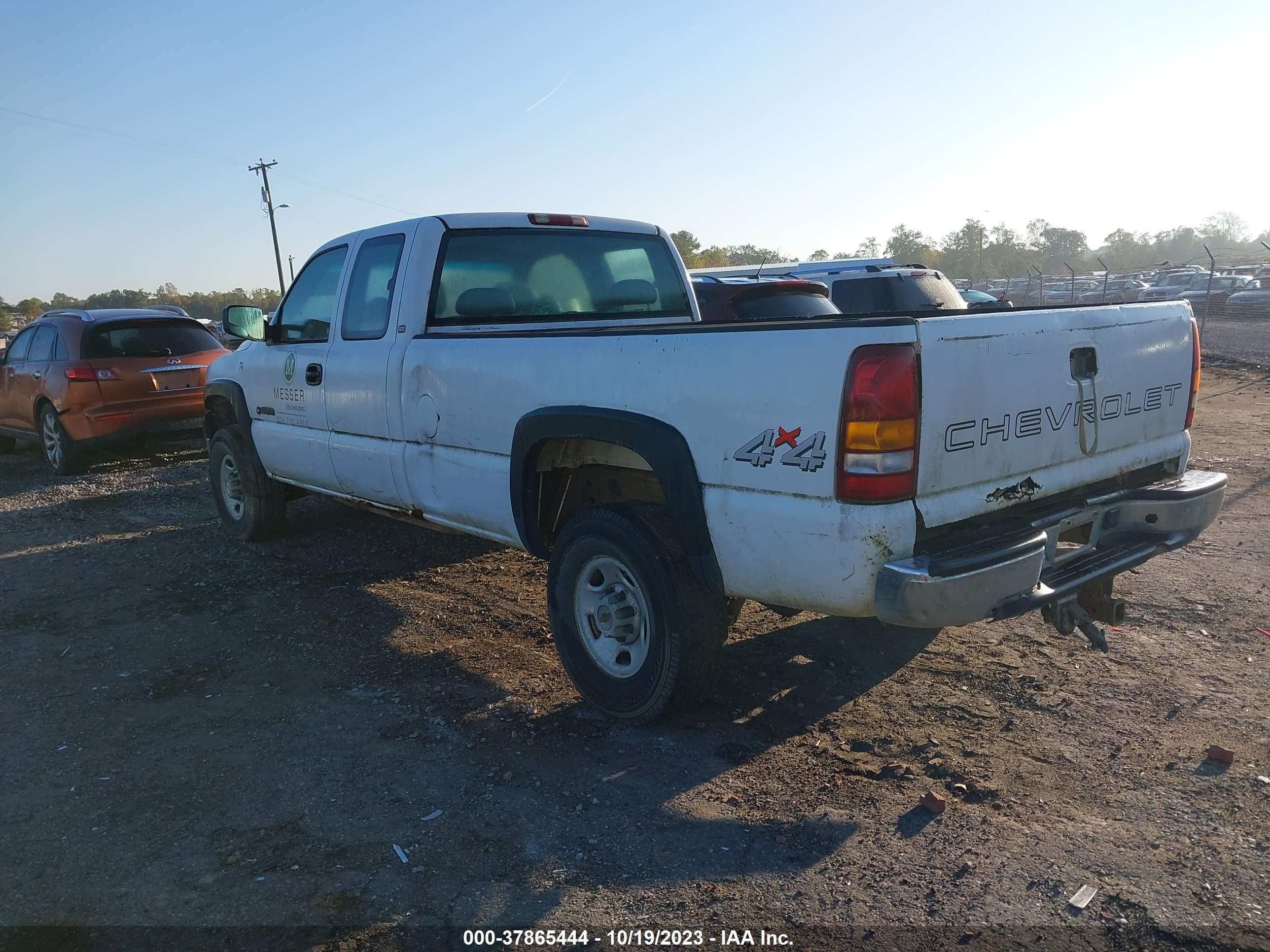 Photo 2 VIN: 1GCHK29U81E344405 - CHEVROLET SILVERADO 