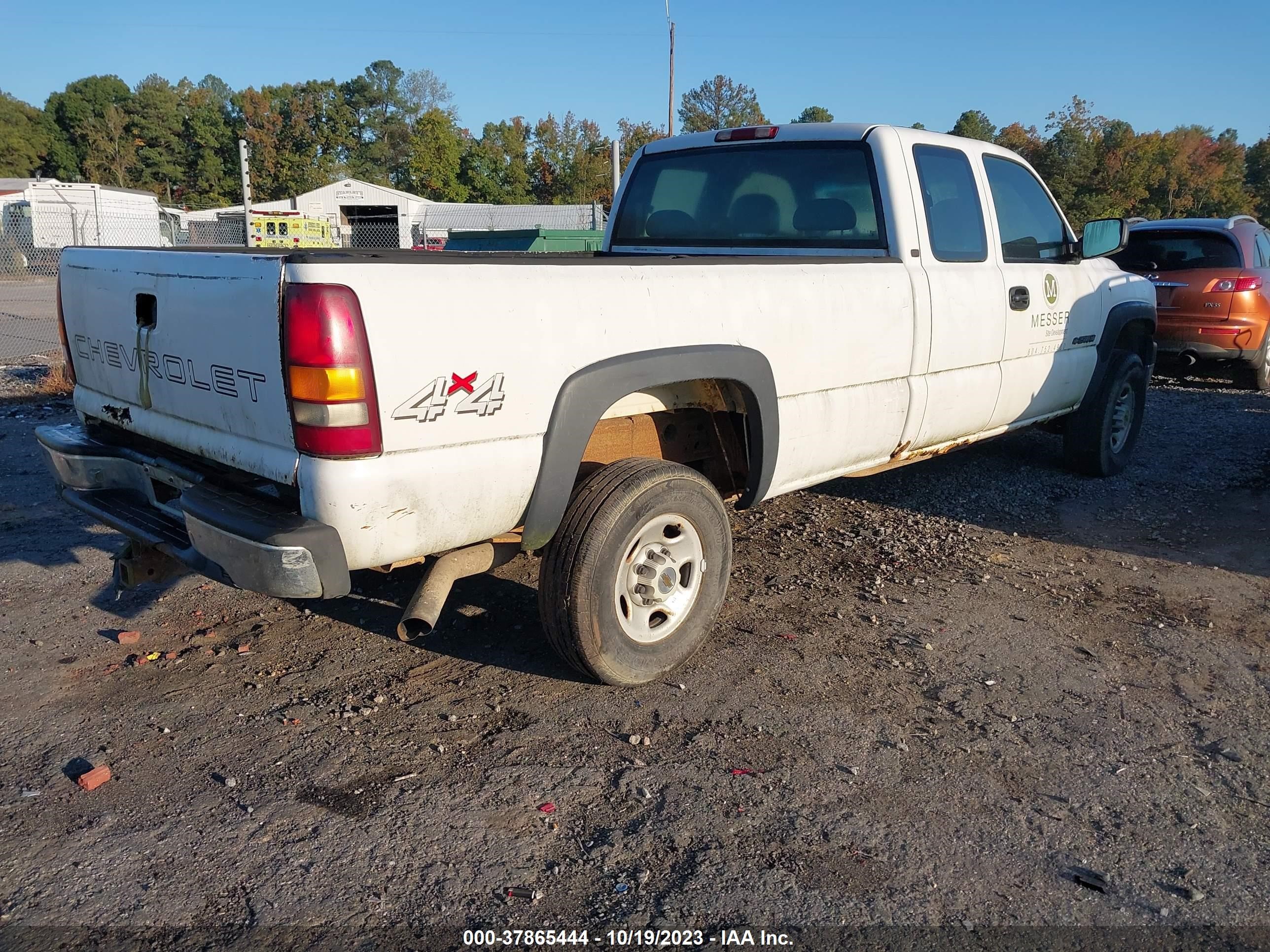 Photo 3 VIN: 1GCHK29U81E344405 - CHEVROLET SILVERADO 