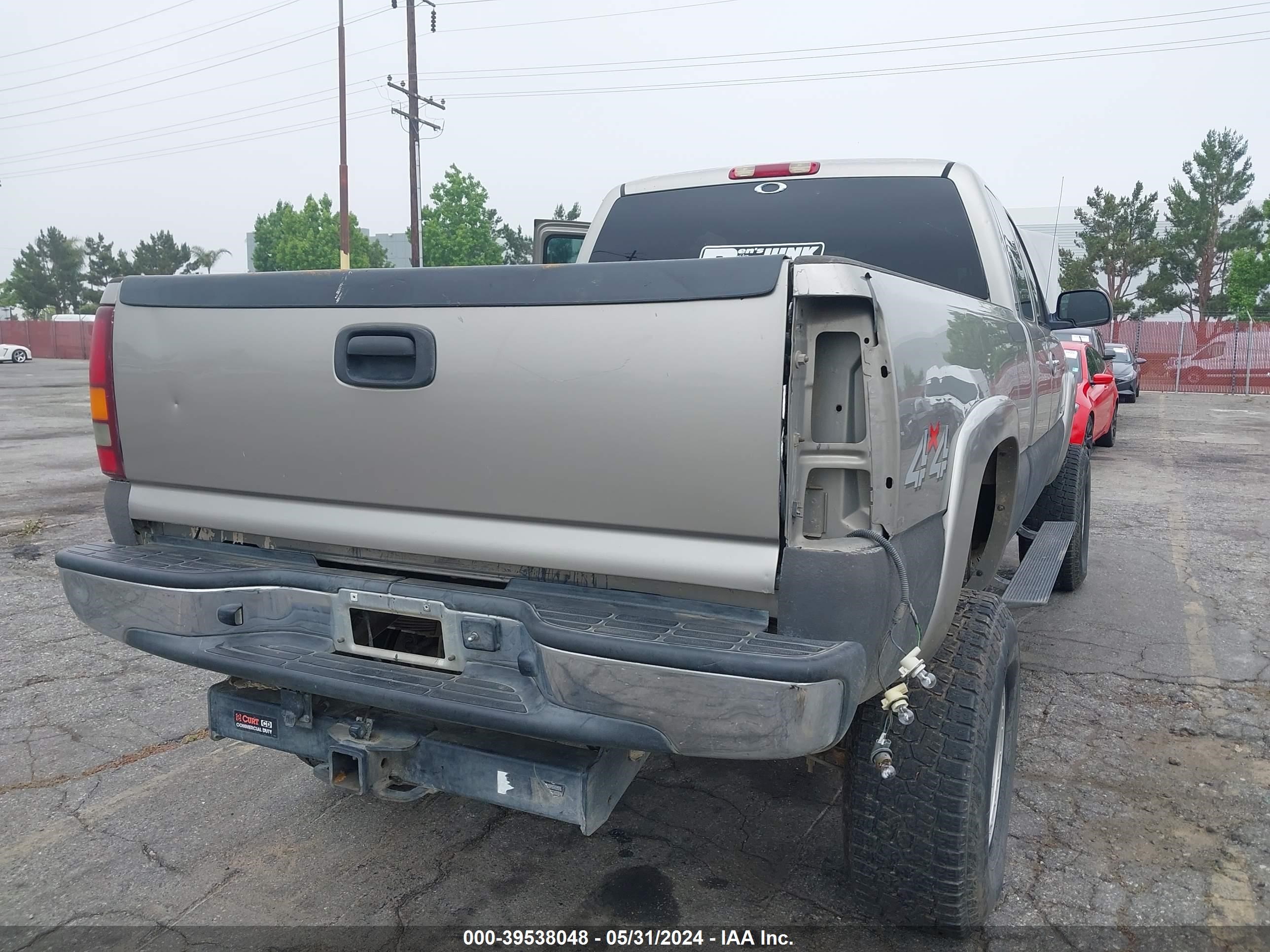 Photo 5 VIN: 1GCHK29U92E155327 - CHEVROLET SILVERADO 