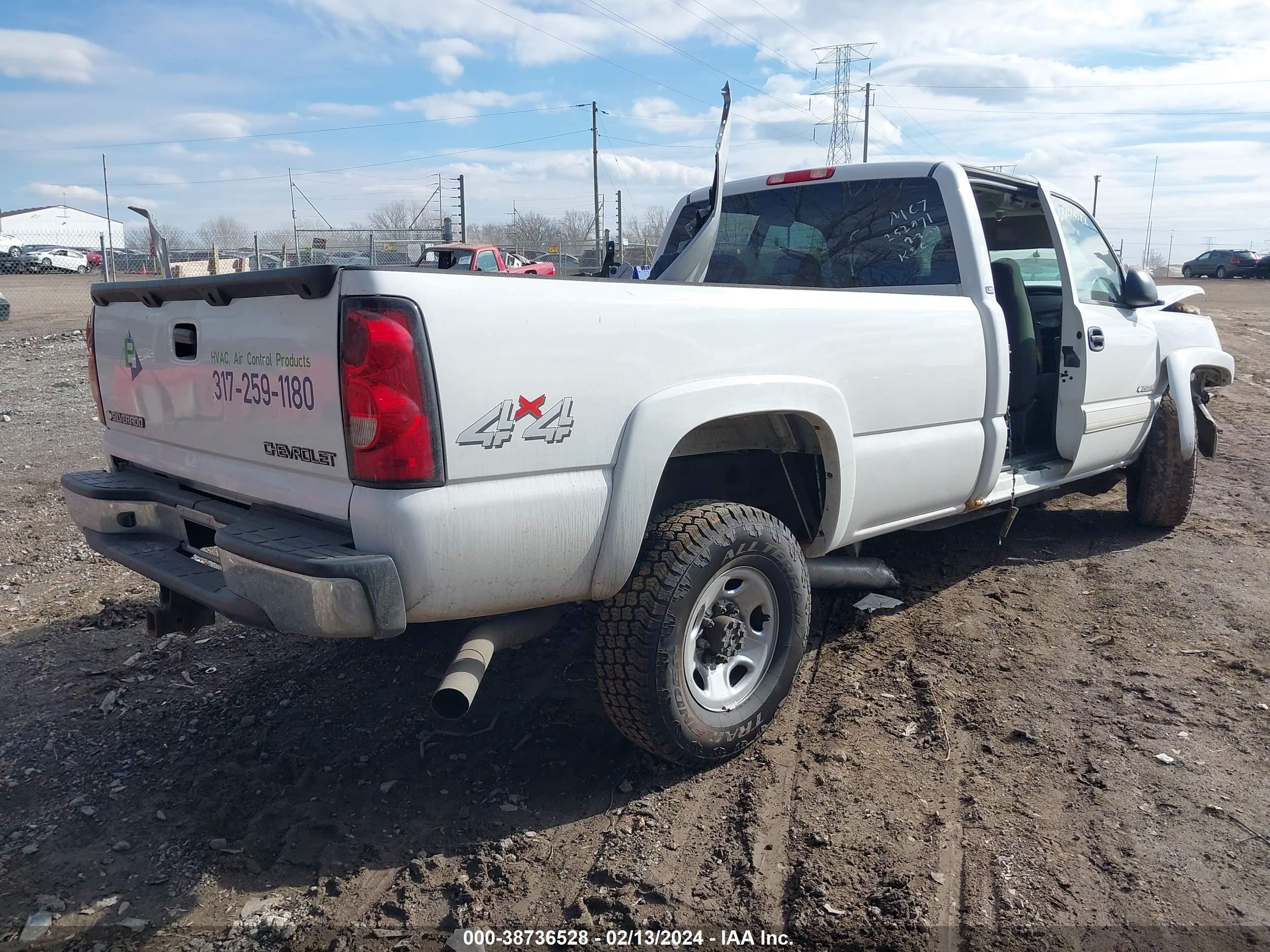 Photo 3 VIN: 1GCHK29U94F204951 - CHEVROLET SILVERADO 