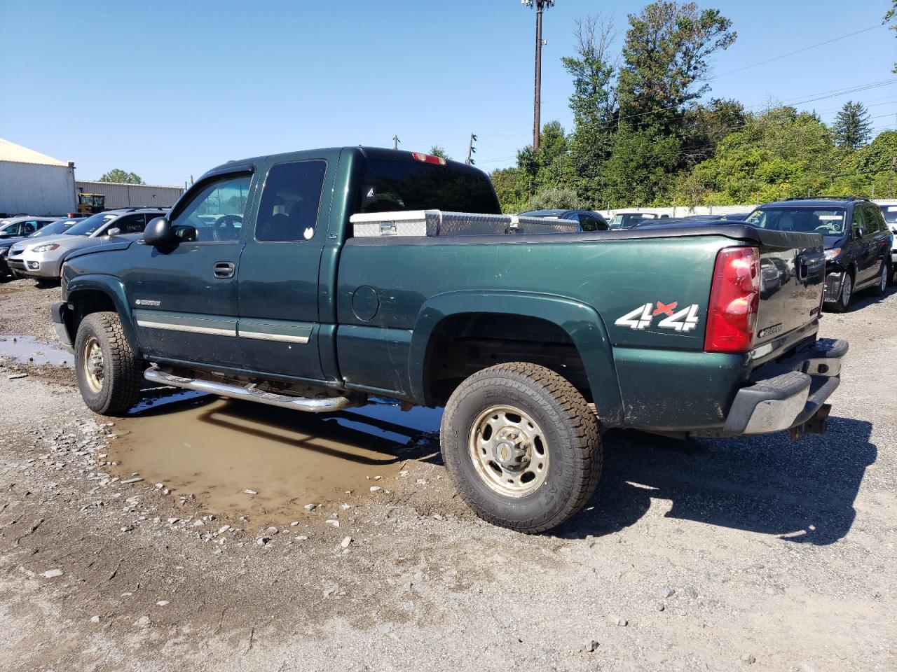 Photo 1 VIN: 1GCHK29UX3E329990 - CHEVROLET SILVERADO 