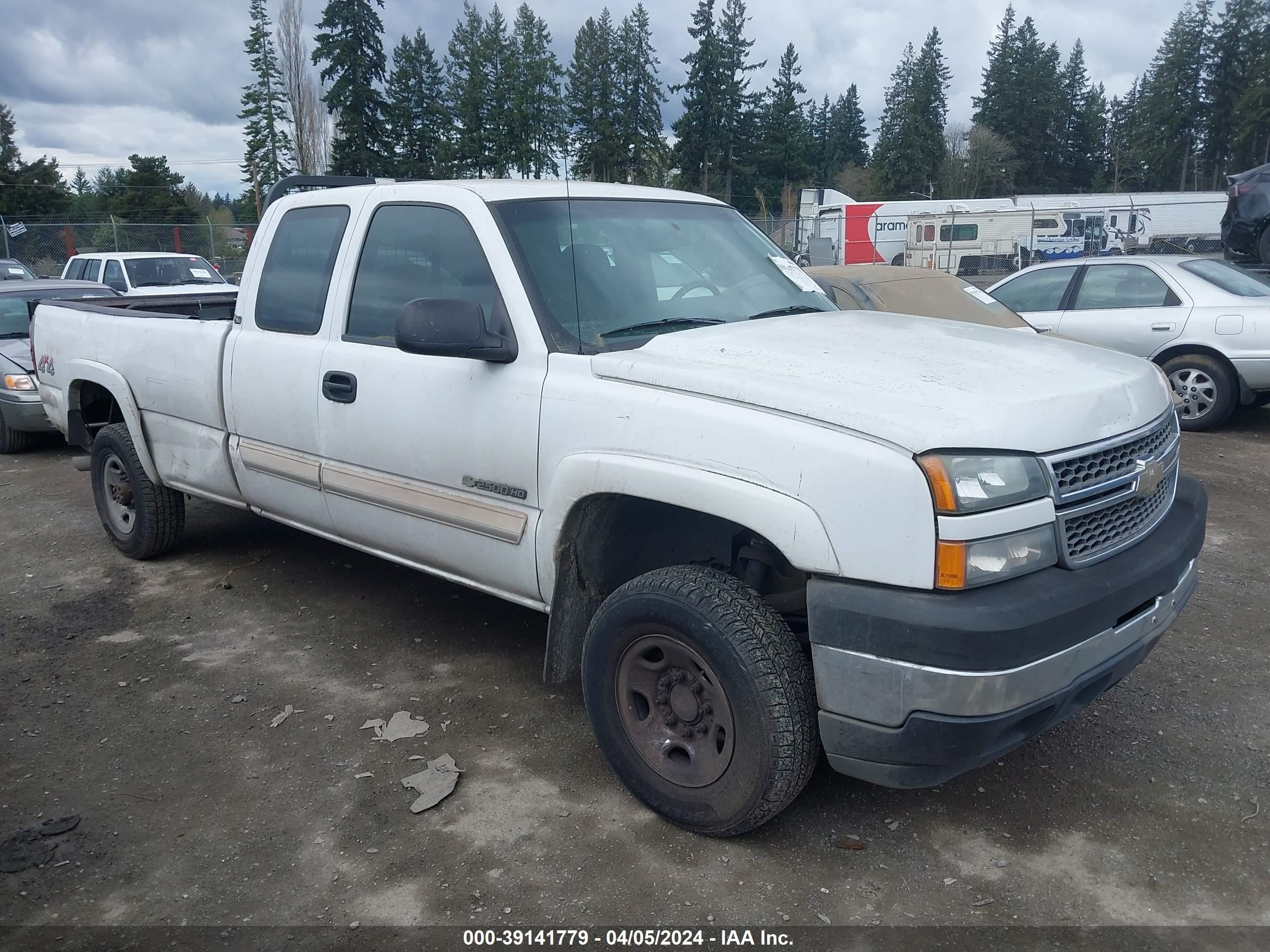 Photo 0 VIN: 1GCHK29UX5E137360 - CHEVROLET SILVERADO 